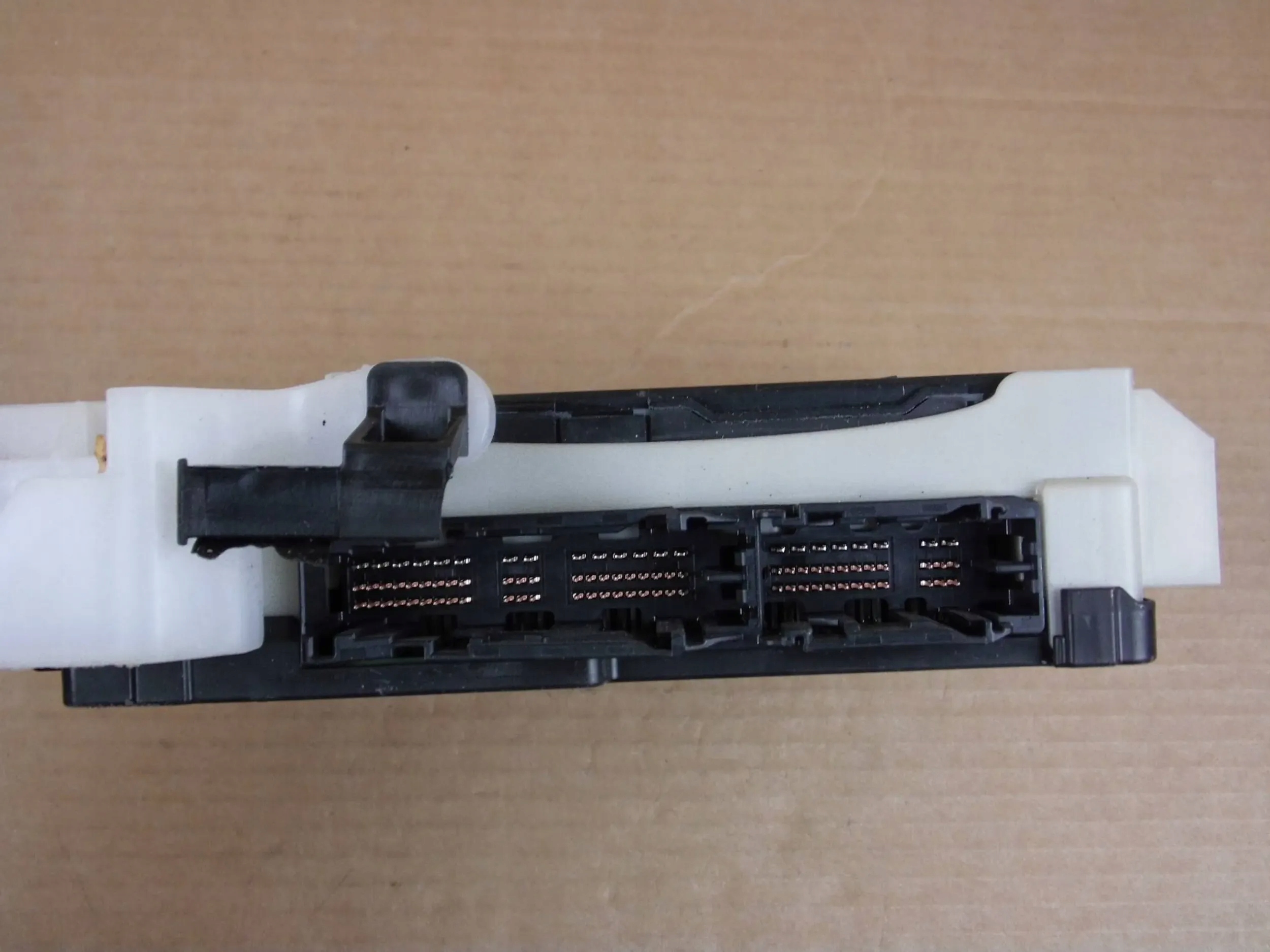 Toyota Corolla E21 compartment module control unit komfortu MPX 82730-12Z20-A