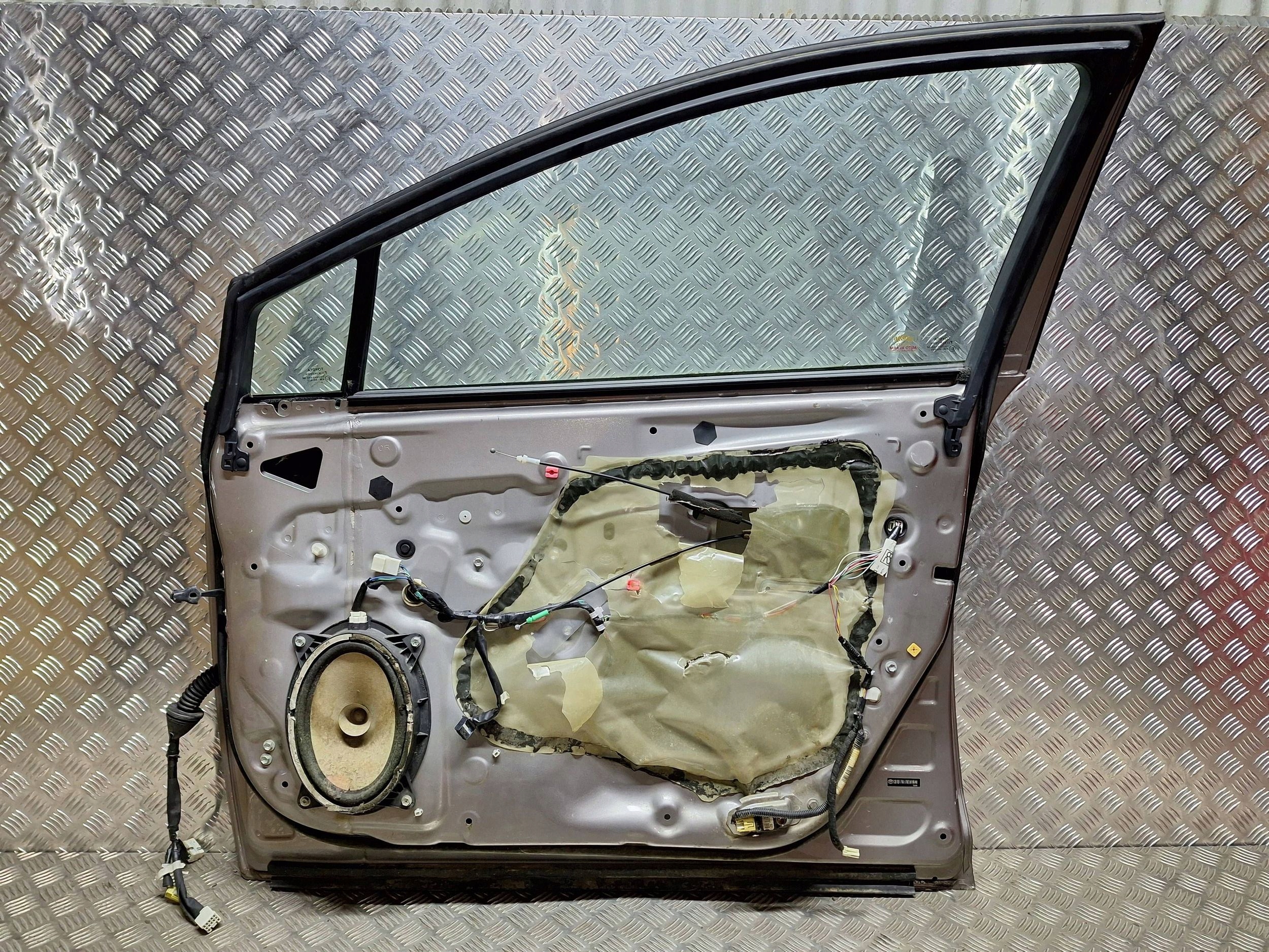 door right front TOYOTA AVENSIS T27 09-18 complete
