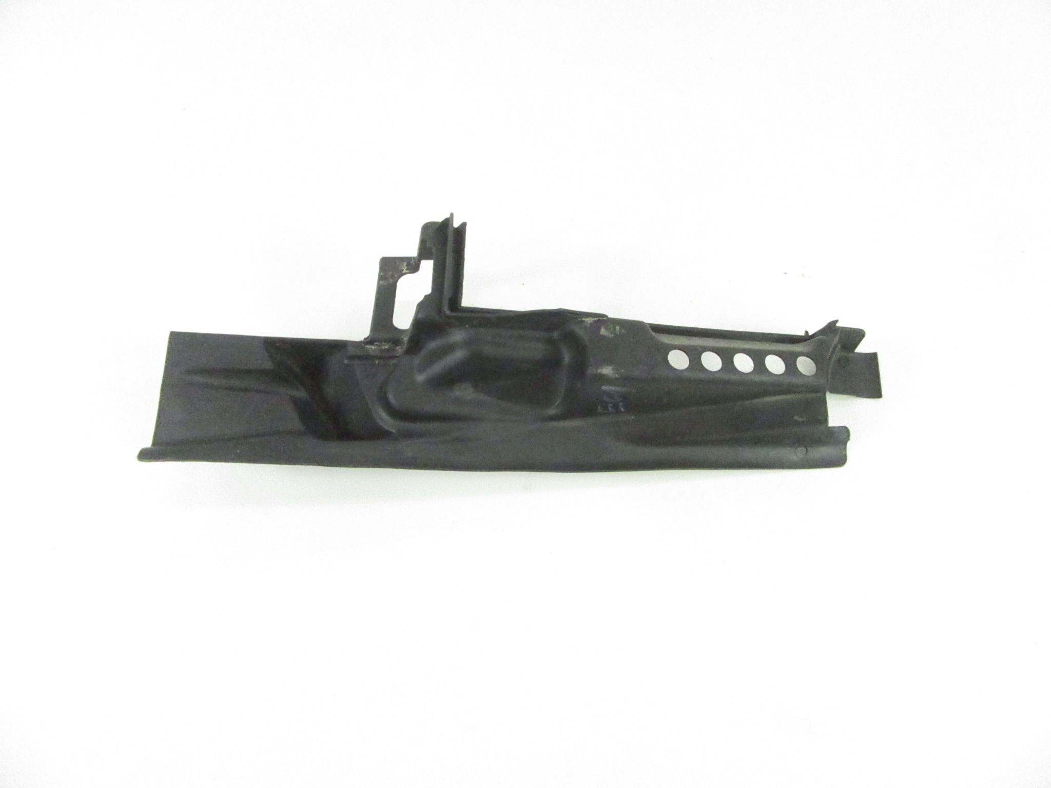 drain air left cover dolotu left BMW e60 e61 e63 e64