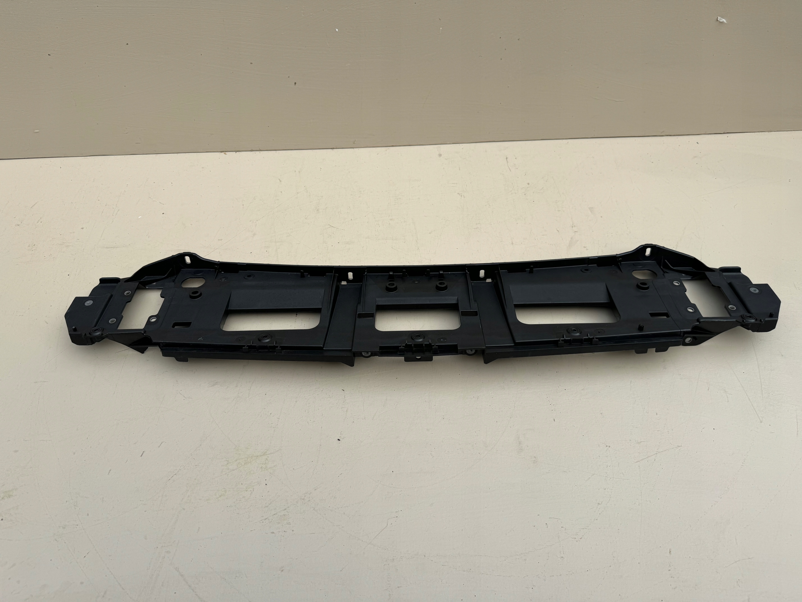 MERCEDES S-KLASA W223 A223 20R- OSŁONA WZMOCNIENIE PASA PRZÓD