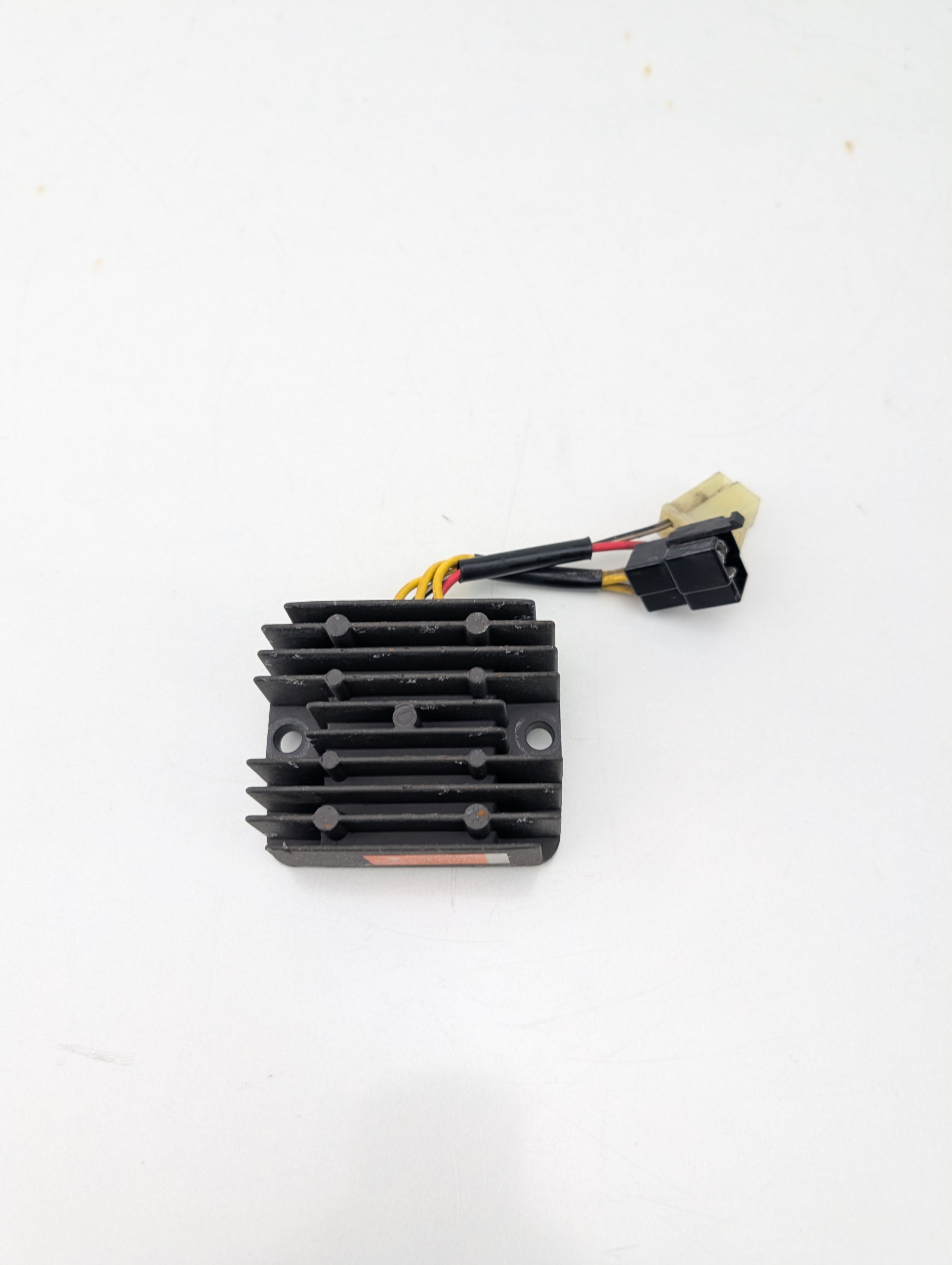 SUZUKI SV 650 98-02 REGULATOR NAPIĘCIA