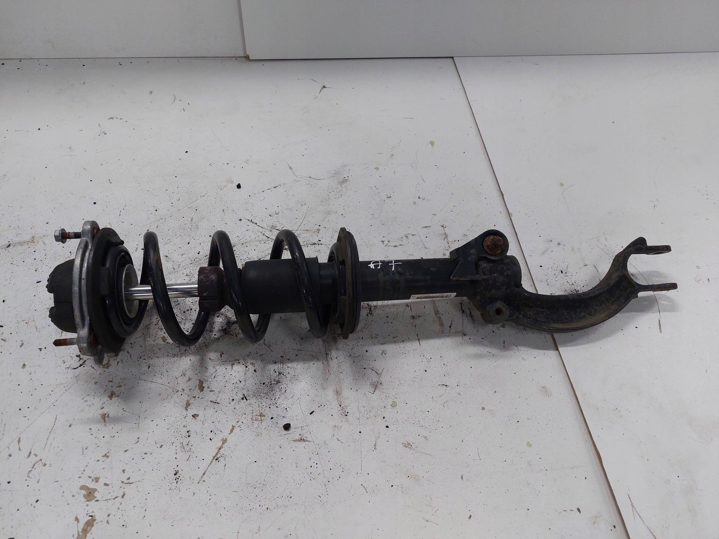 AUDI A6 C7 4G A7 McPherson shock absorber right front 4G0031D