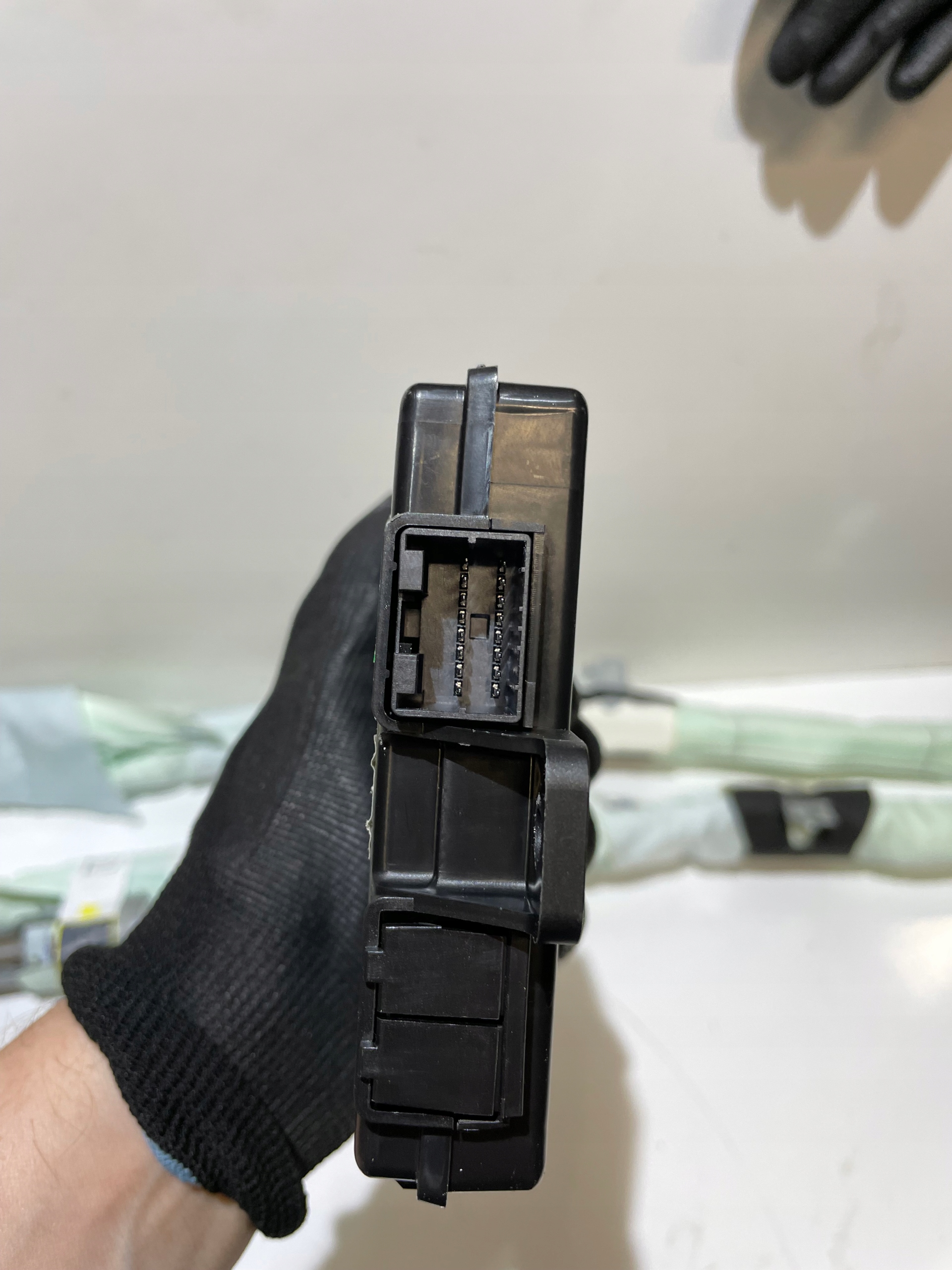 MASERATI LEVANTE MODULE CONTROL UNIT 670102548
