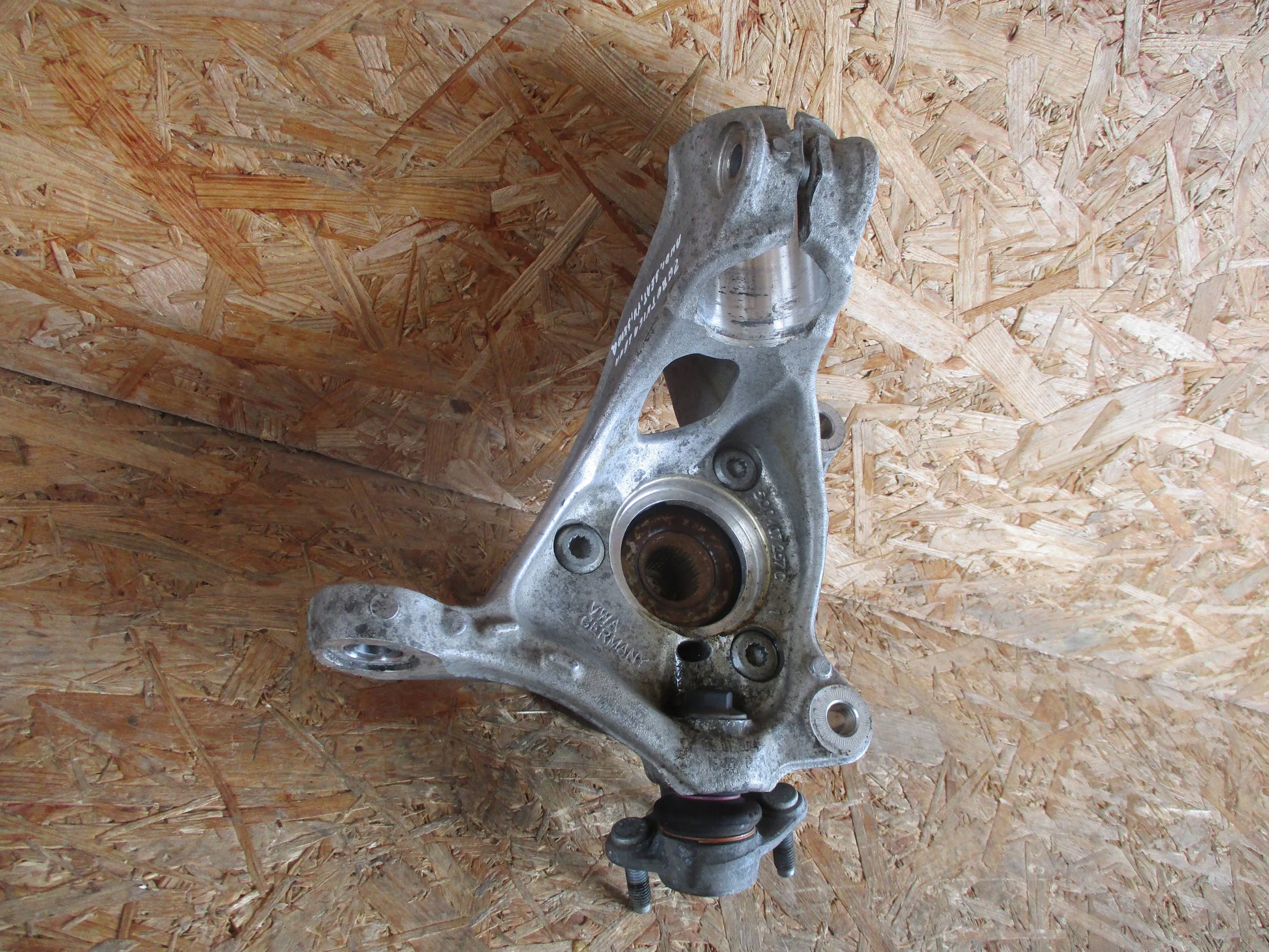swing front left VW AUDI SEAT SKODA
