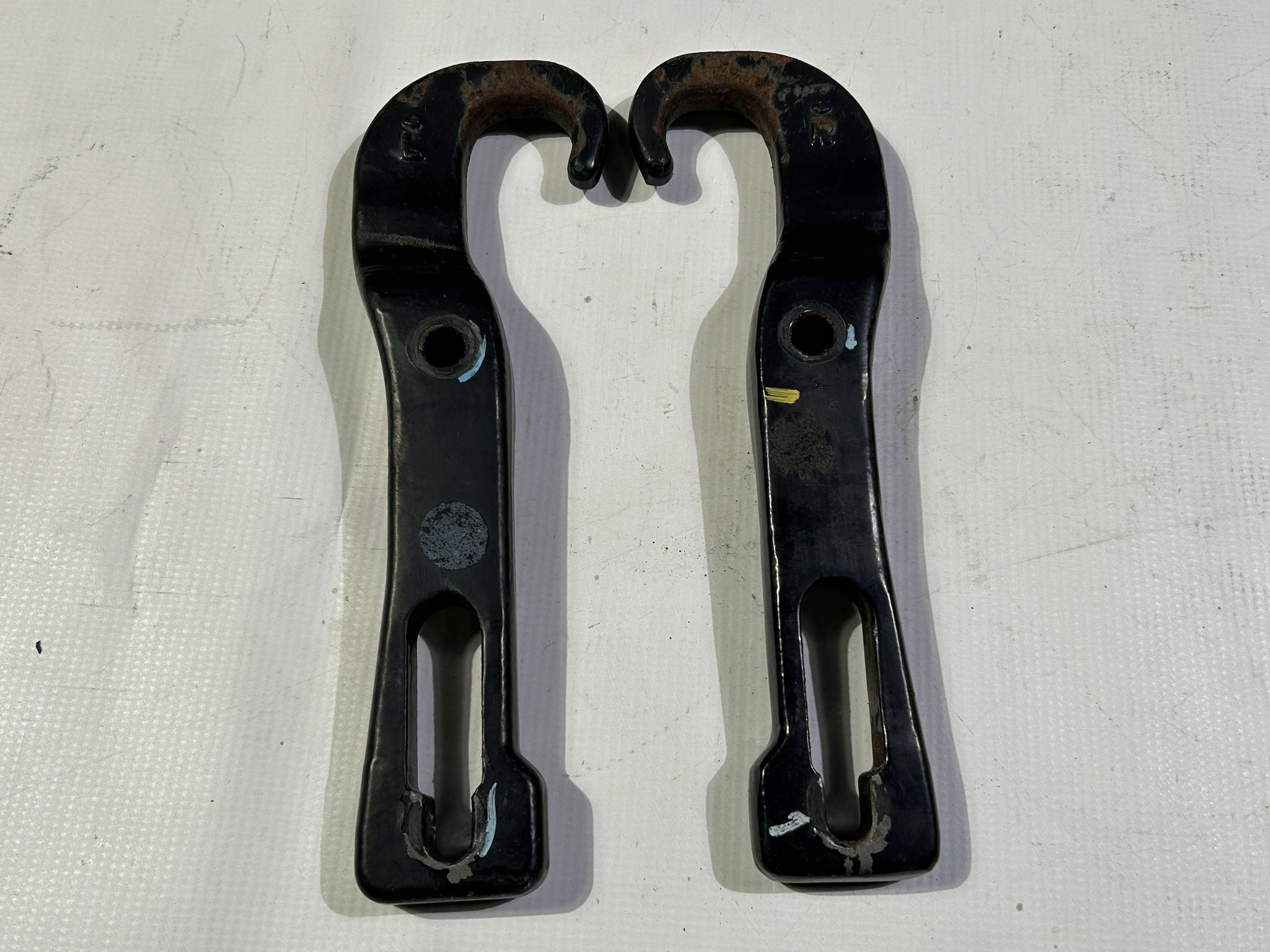 tow ucho hook Nissan Titan 2016r