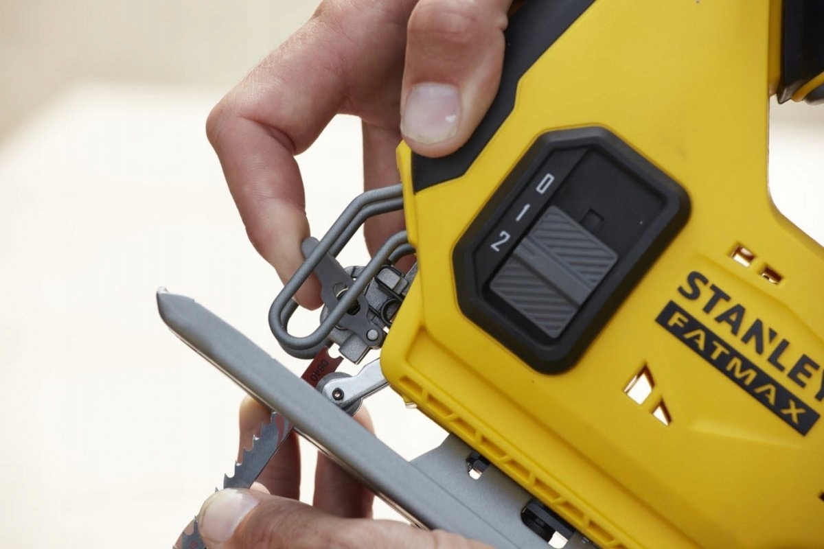 Wyrzynarka STANLEY FATMAX SFMCS600M2K V20 2x 4,0Ah Marka Stanley