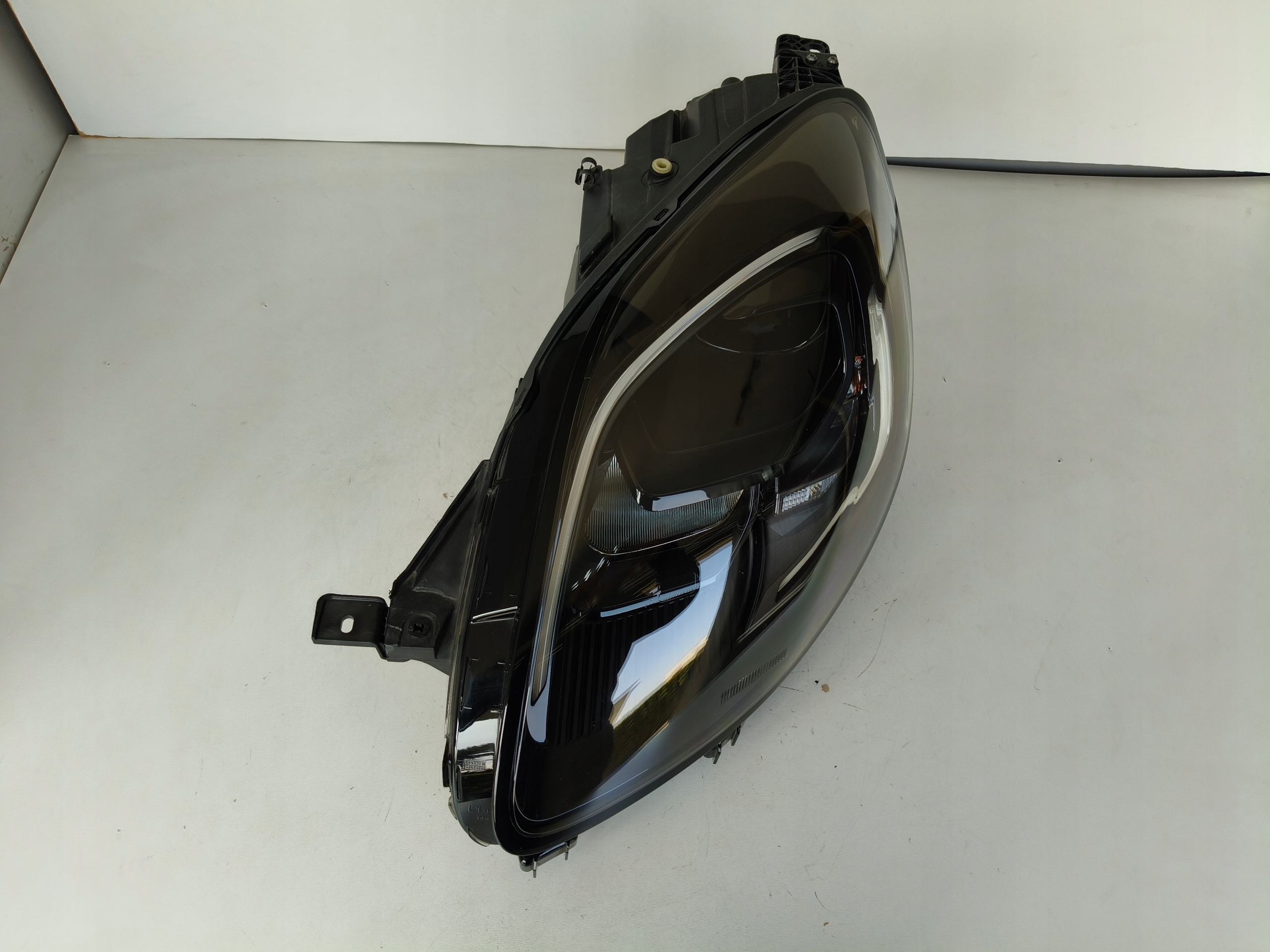 far lijeva REFLEKTOR FORD PUMA 19- LED
