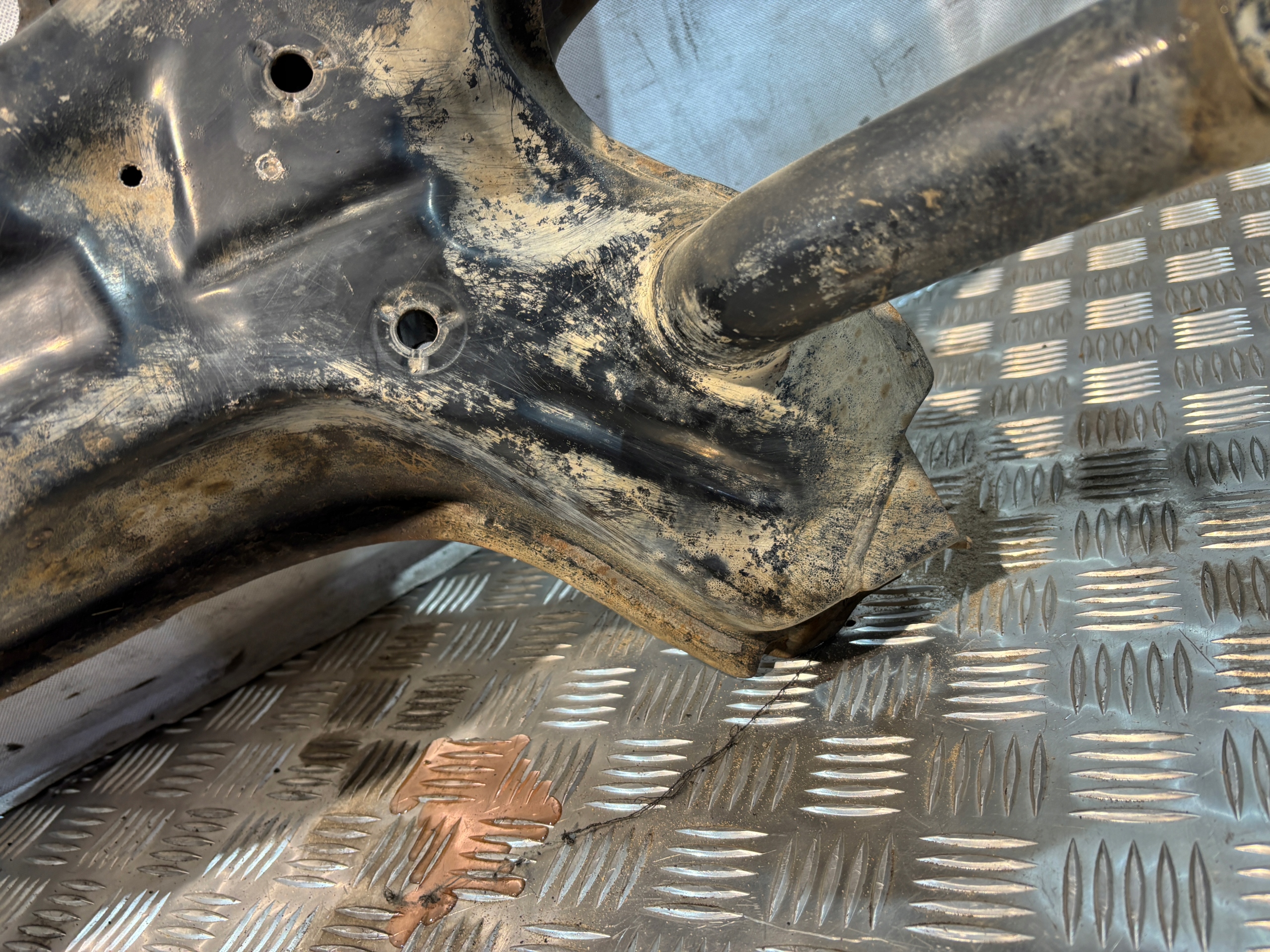 subframe axle beam front Toyota Yaris and 1 1,4 DI