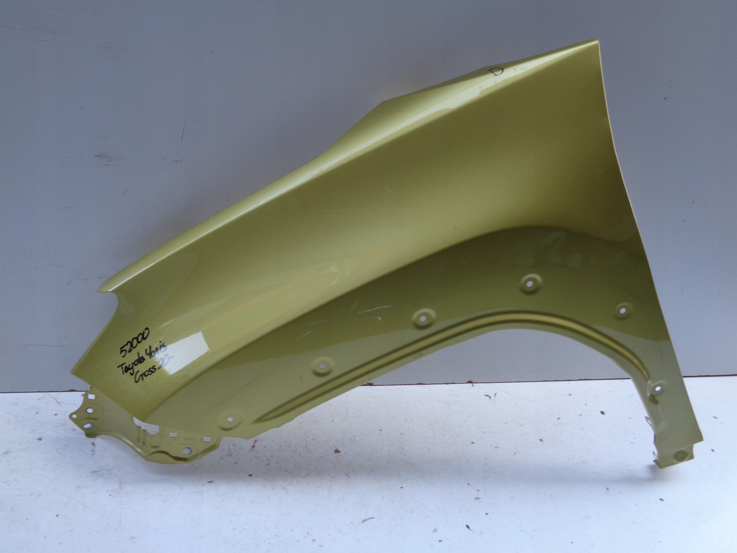 fender left front TOYOTA YARIS CROSS 20- NR 52000