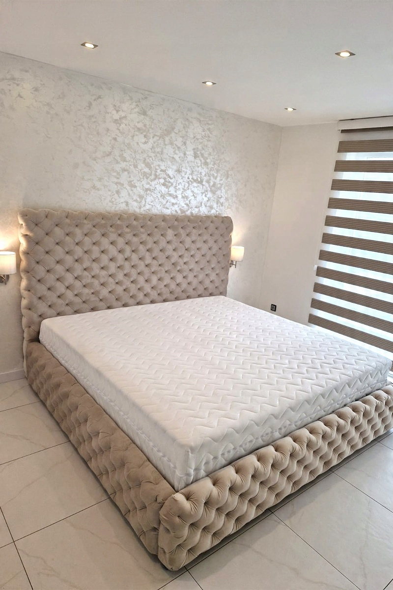 

Łóżko W Stylu Chesterfield 160x200 Stelaż Figo