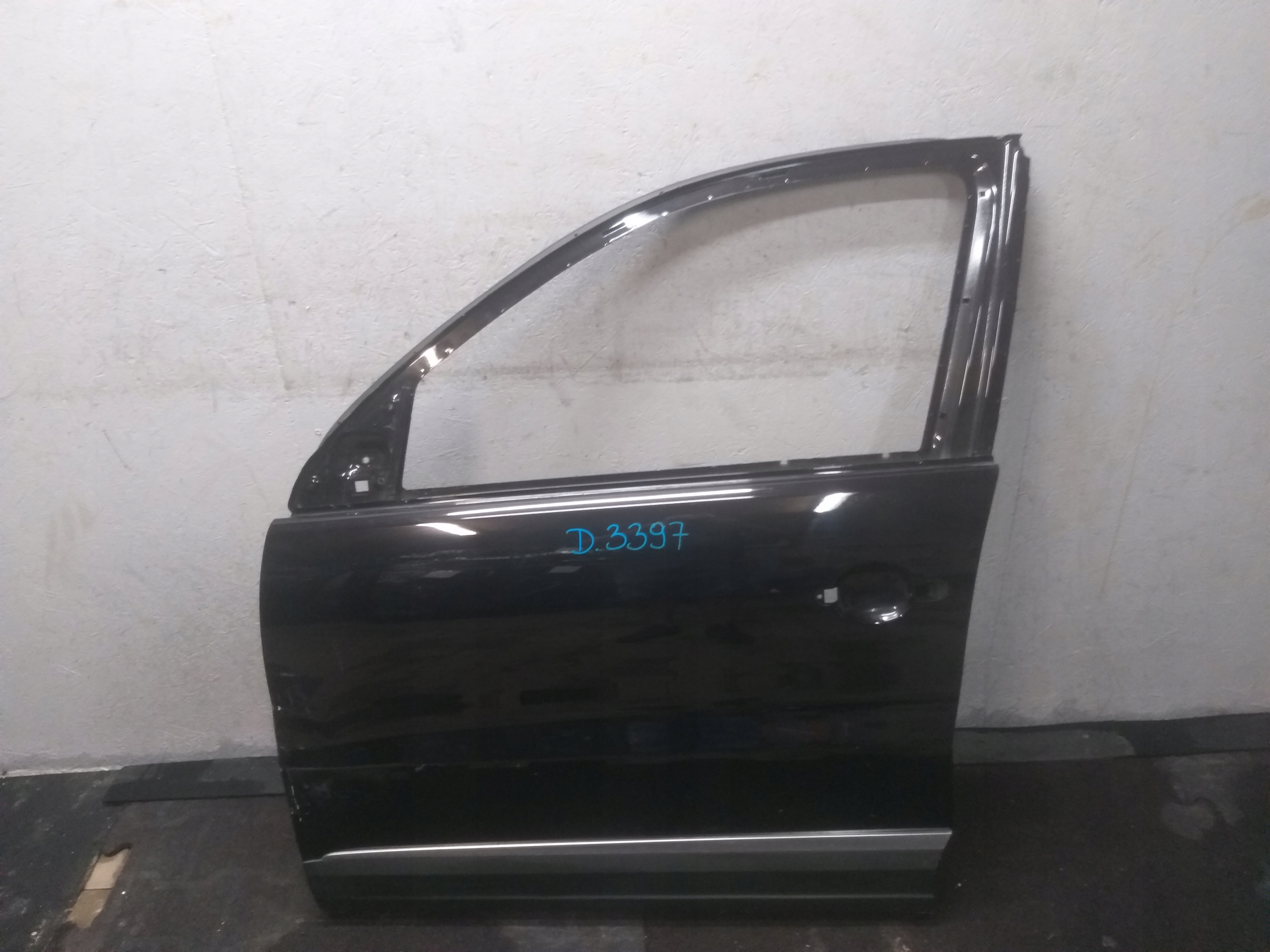 door front left VW TIGUAN and 1 07-15 7N0
