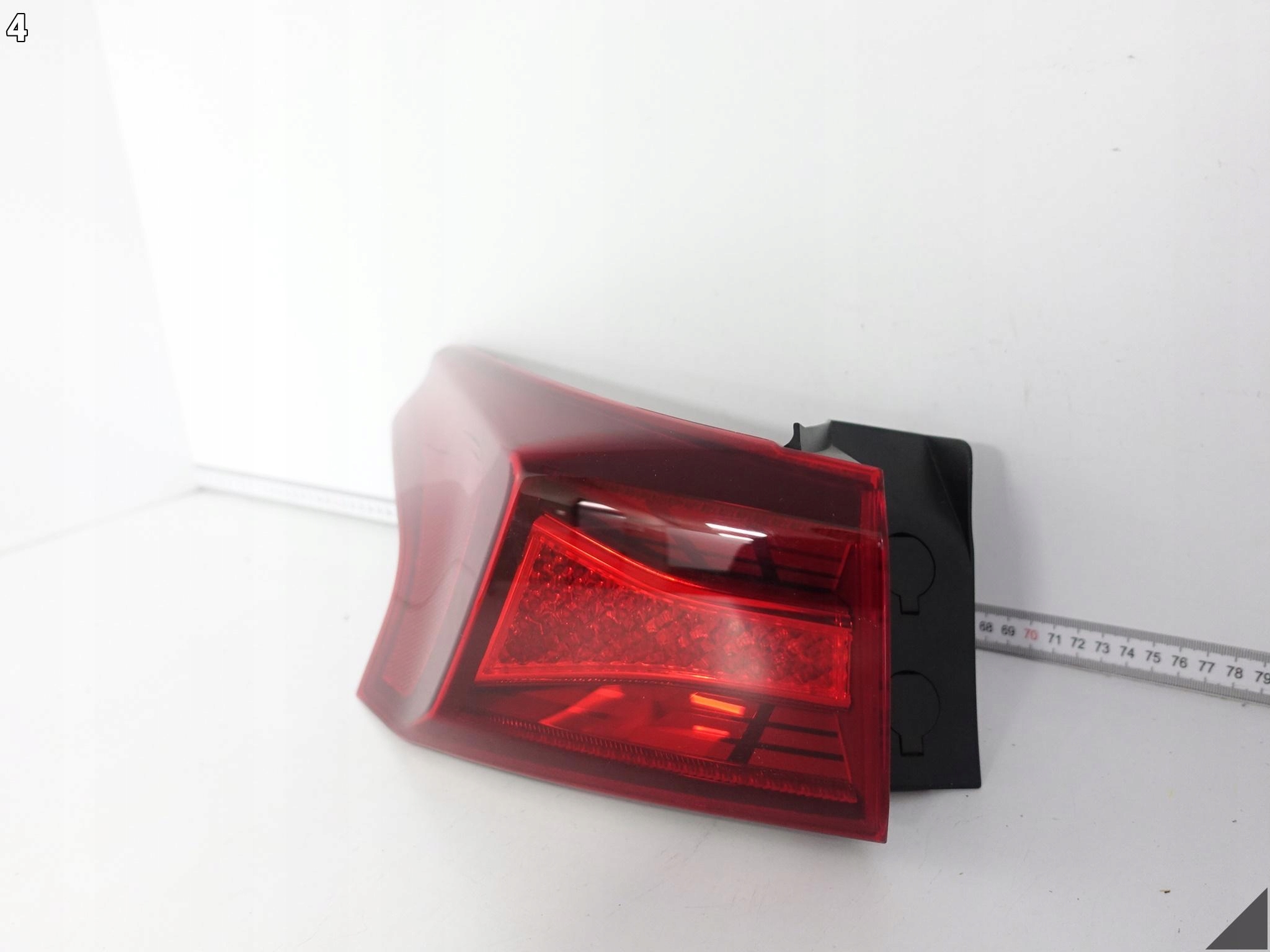 HYUNDAI SANTA FE (TM) IV (4 GENERACJA) 18-20 LAMPA LED LEWA TYŁ EUROPA Strona zabudowy lewa