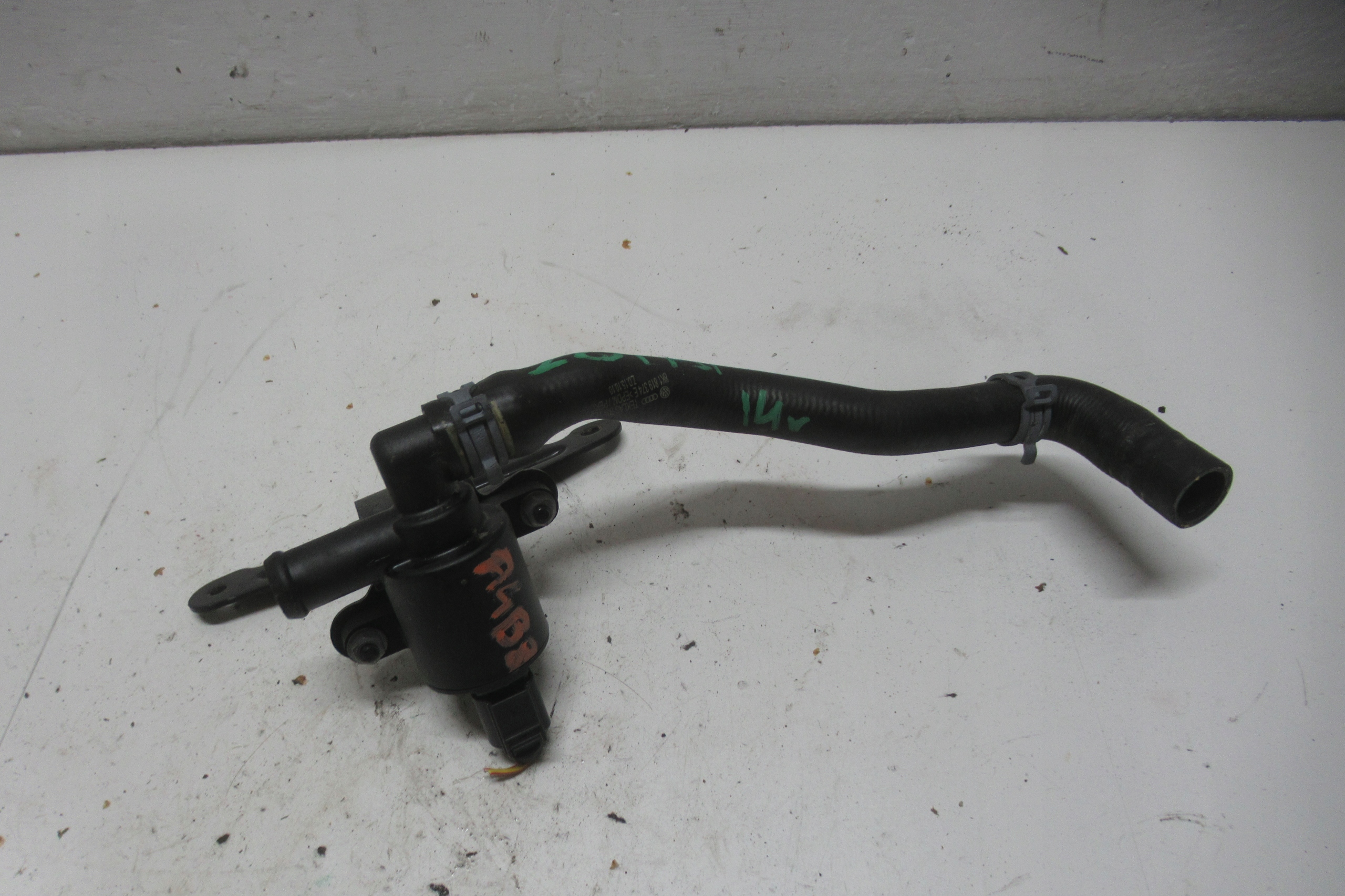 AUDI A4 B8 FL 2.0 TFSI elettromagnetico VALVOLA d’acqua 4H0121671D