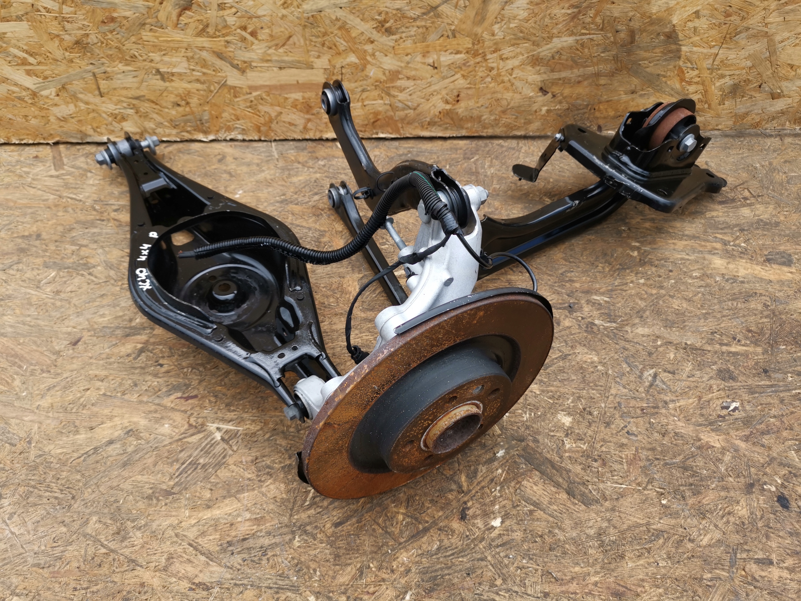 swing arm rear part side right VOLVO XC40 4WD