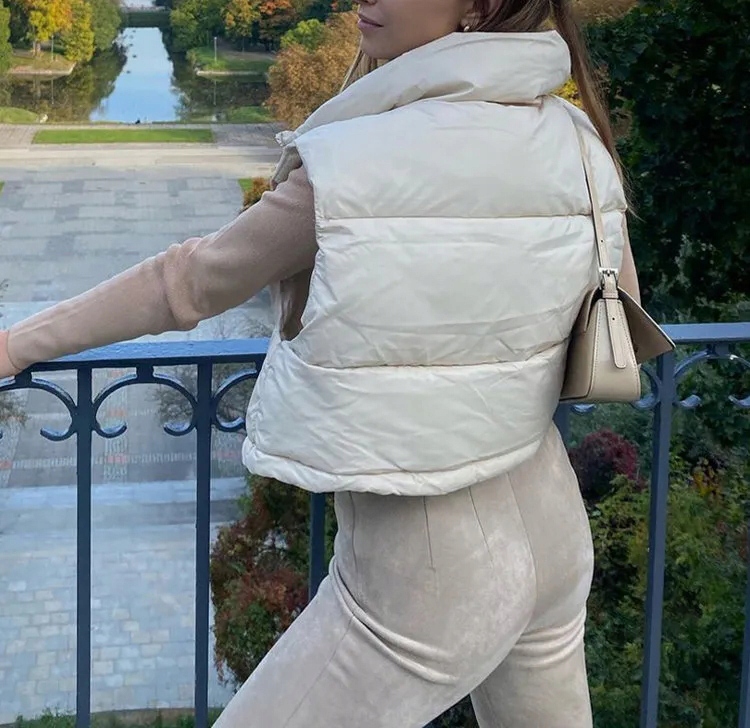 KAMIZELKA BEZRĘKAWNIK KRÓTKA PUCHOWA CZARNA L Wzór dominujący bez wzoru