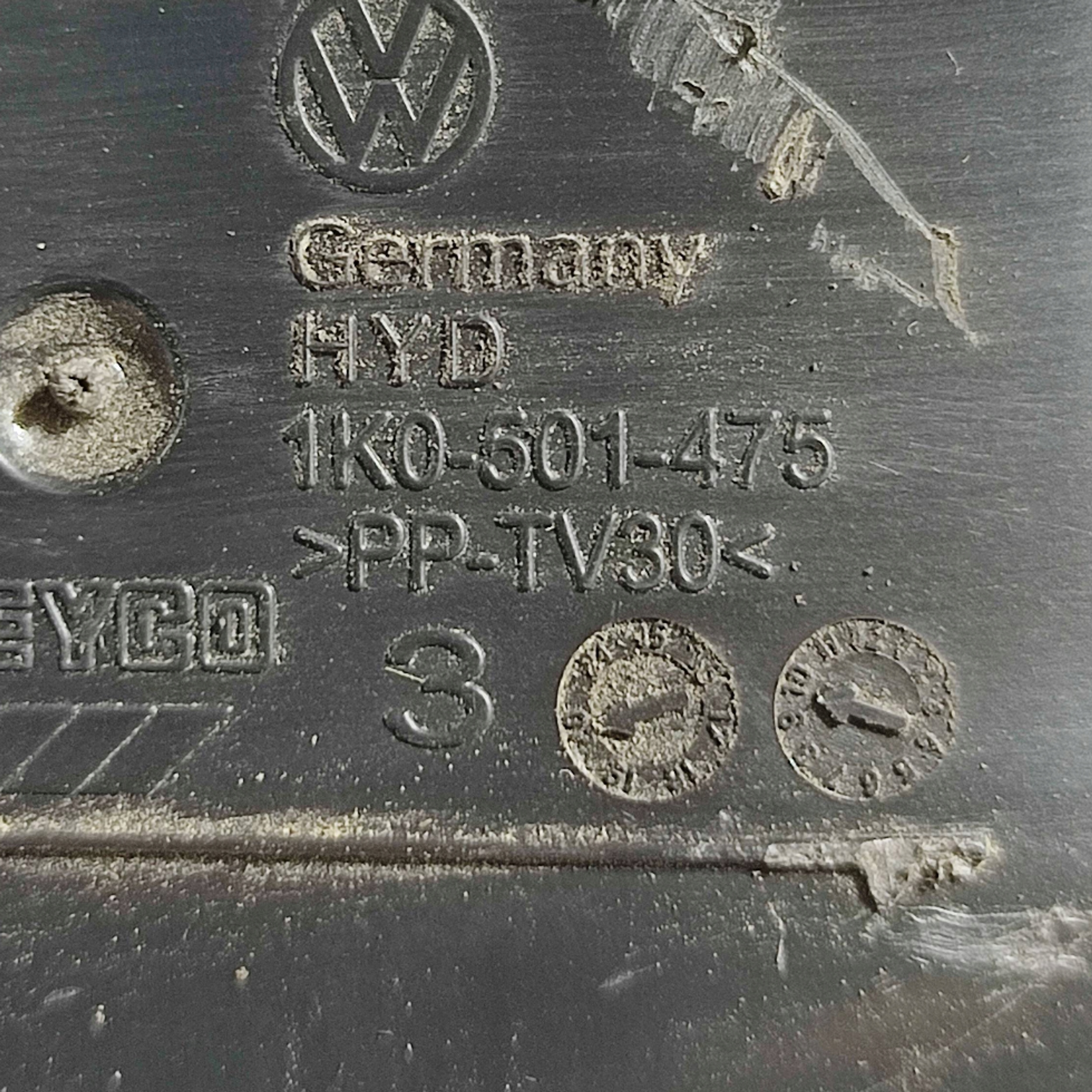 Volkswagen Touran III 2020 heck Seite links Querlenker