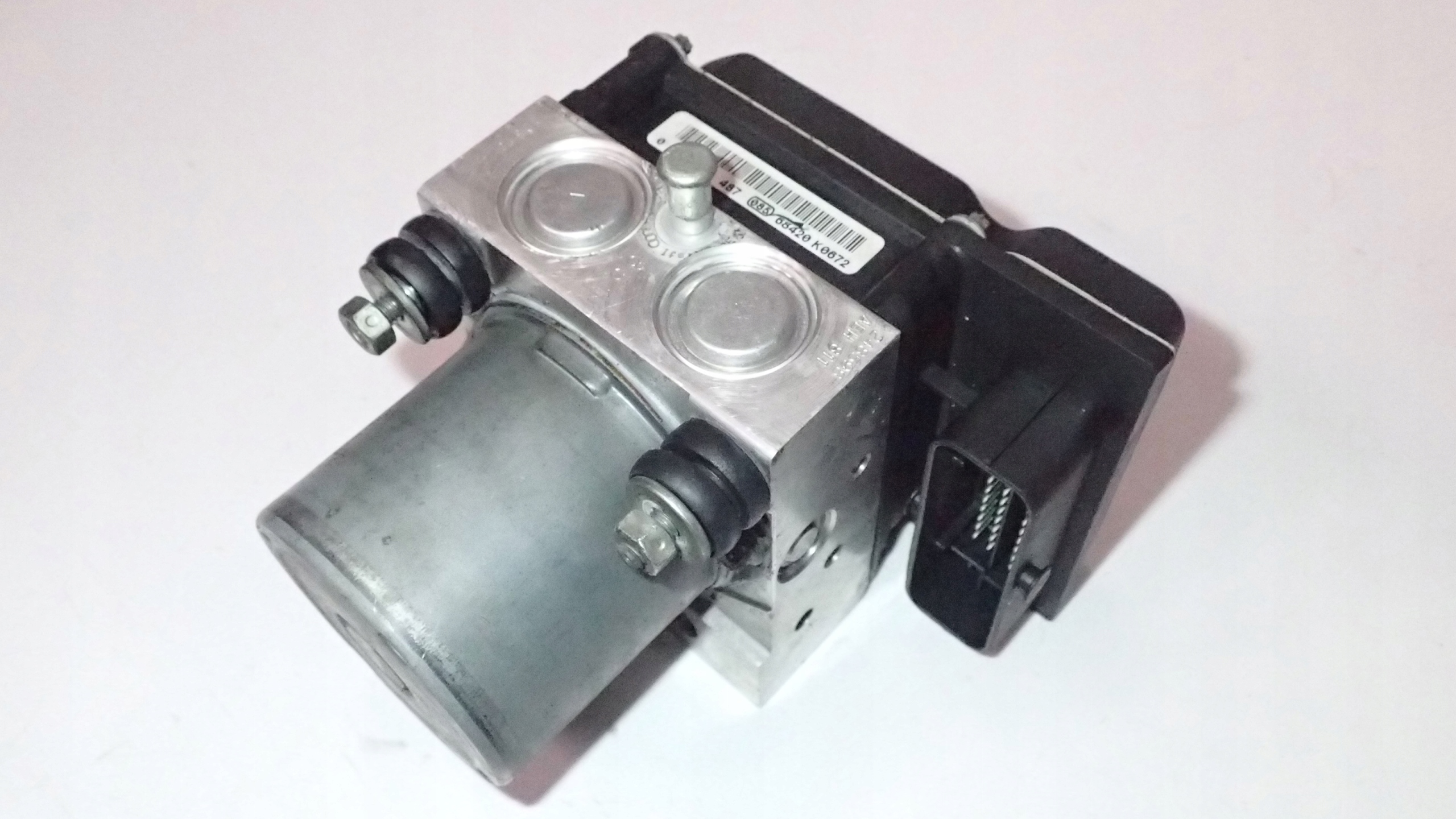 4F0 910 - Главный тормозной цилиндр ABS AUDI A6 S6 5,2 FSI 4F0910517P