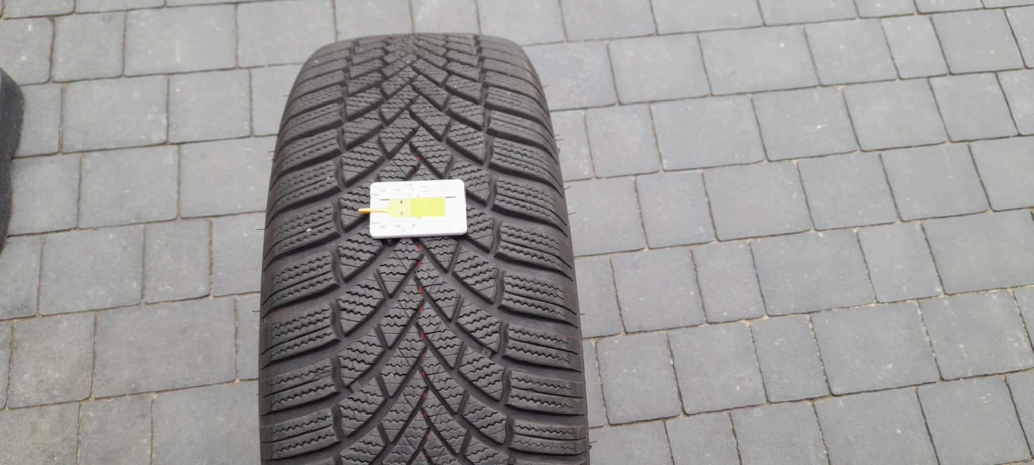 BRIDGESTONE BLIZZAK LM005 225/60R18 104V