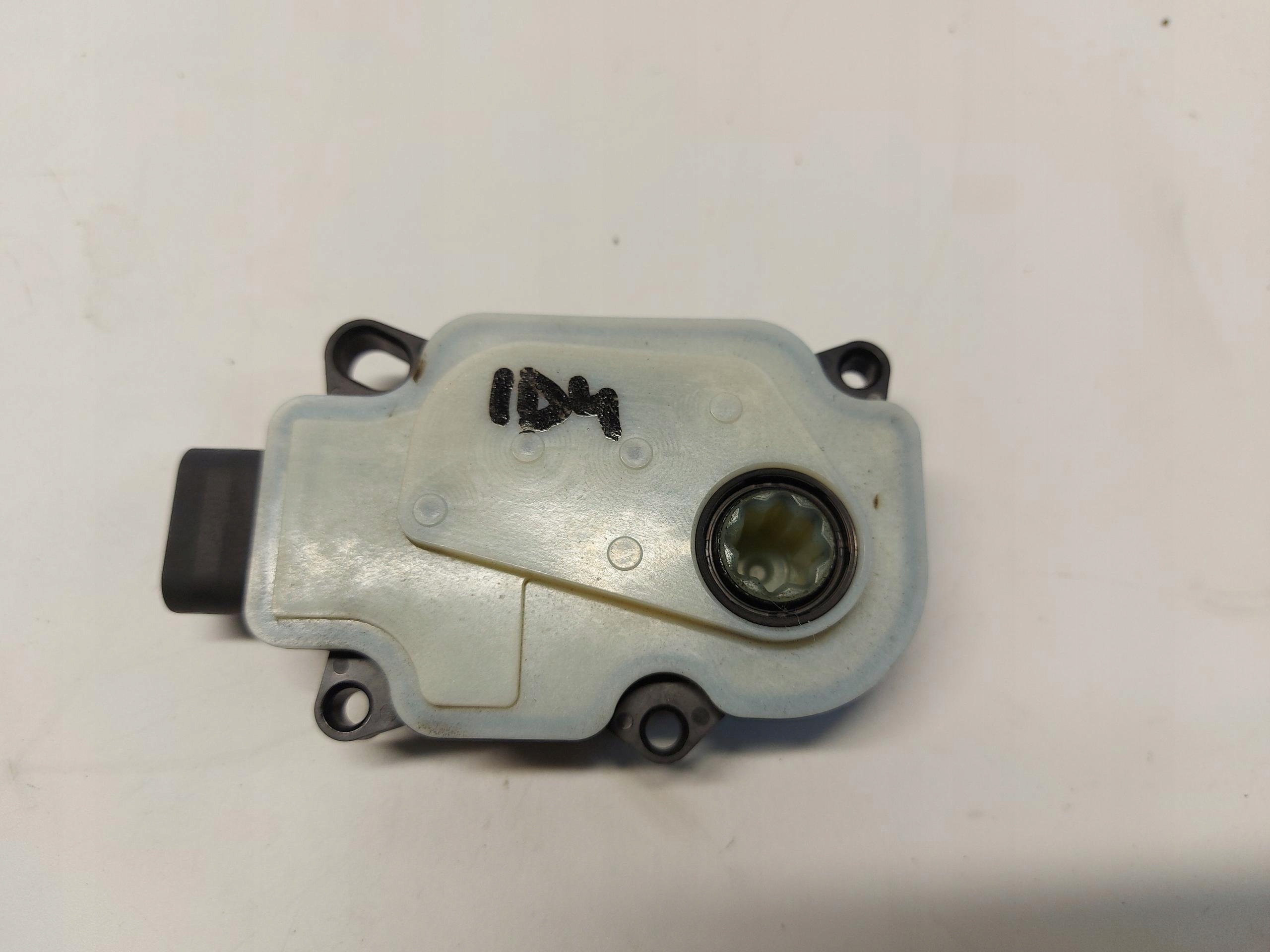 VW ID4 11A , 2024r SUV 5D damper regulator ZALUZJI 1EA965501B
