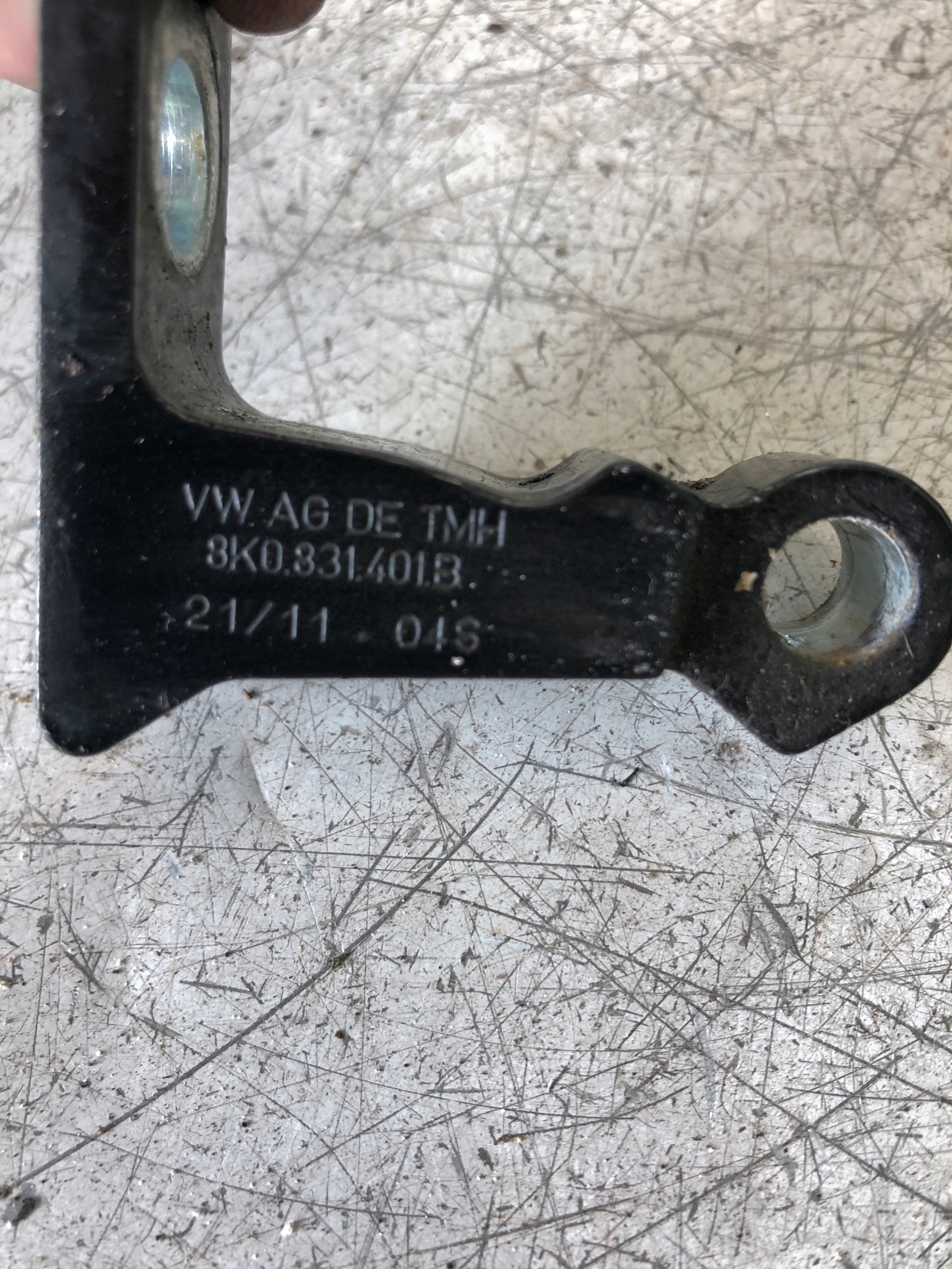 hinge door left AUDI A4 B8 8K0831401B