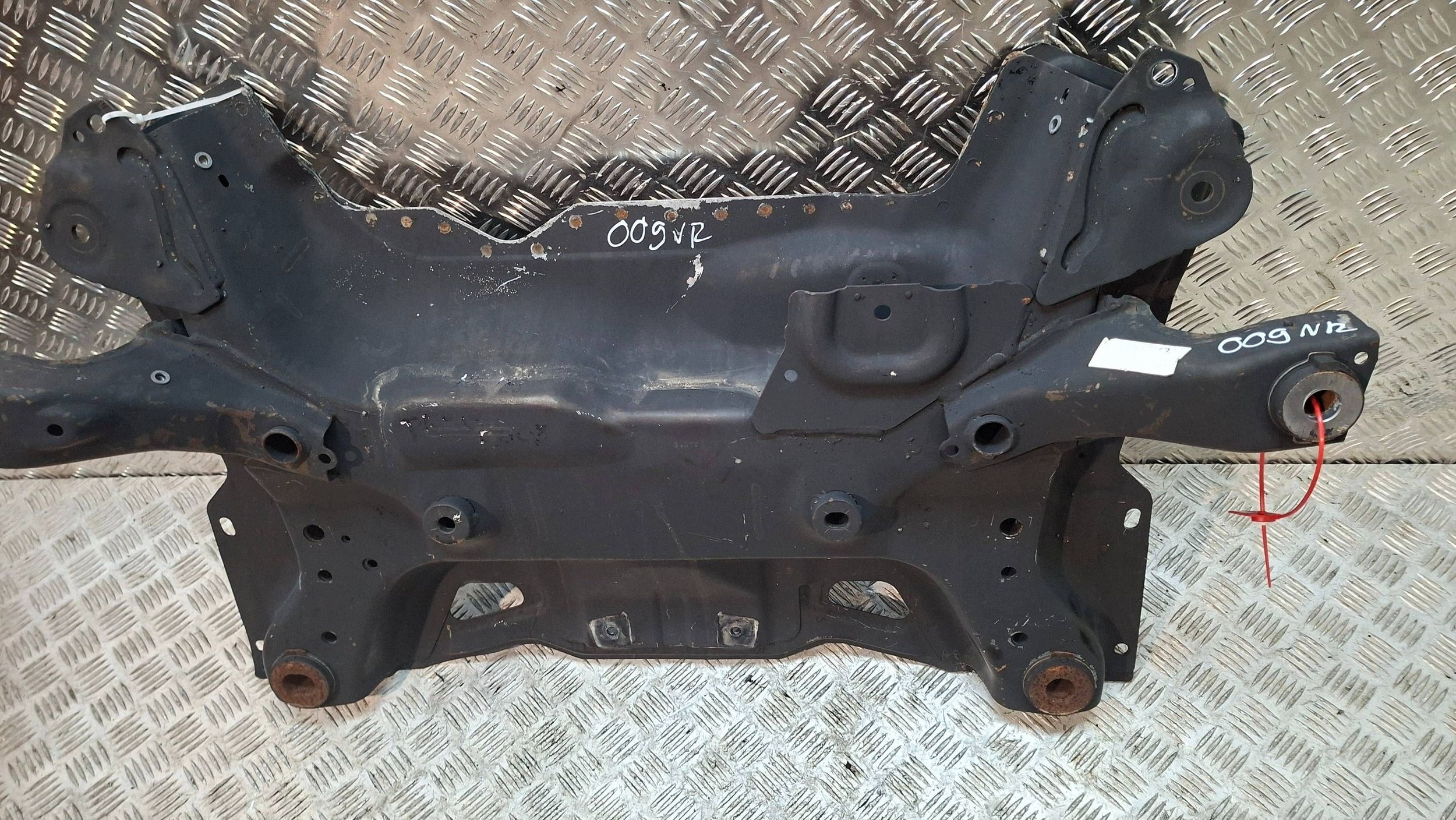 axle beam front PEUGEOT 508 2010