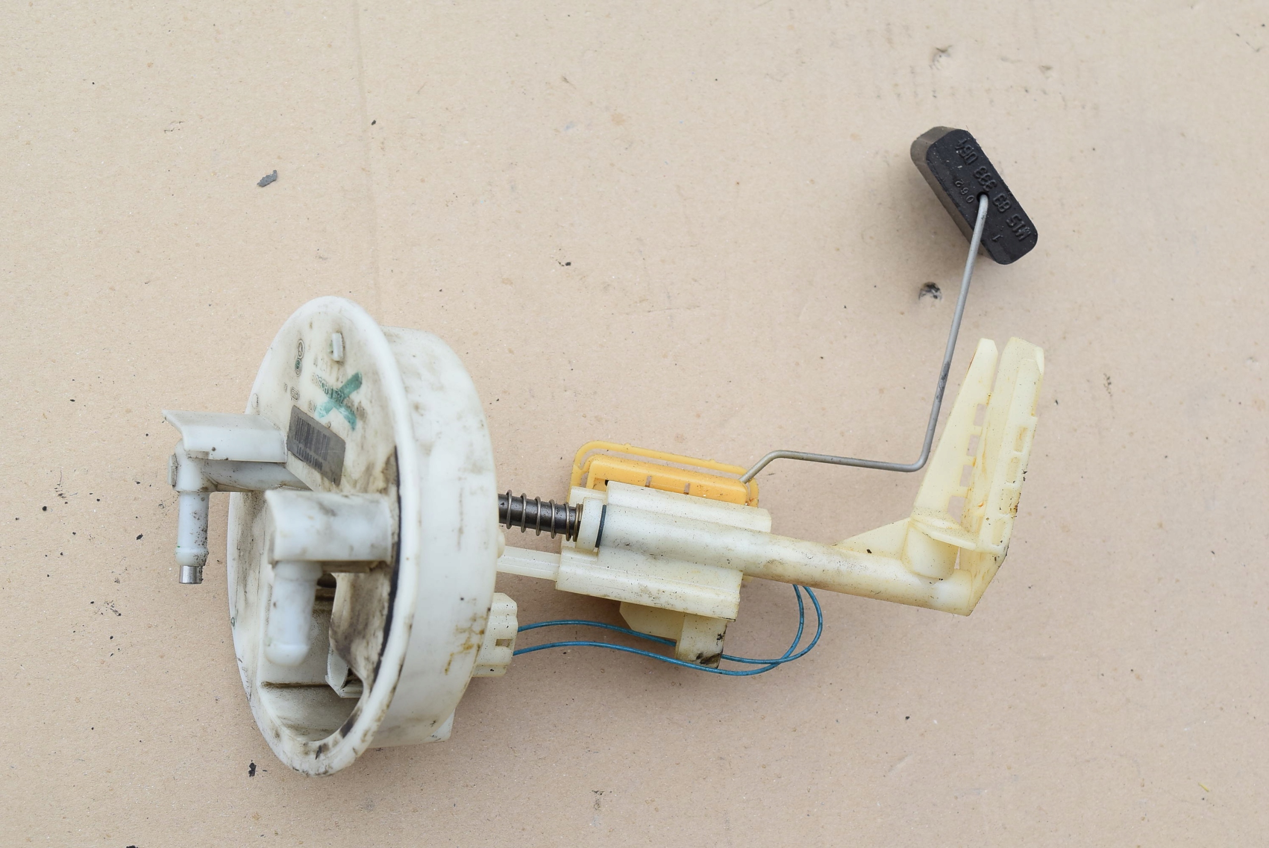 MERCEDES W219 W211 PŁYWAK POMPA PALIWA 2114701641