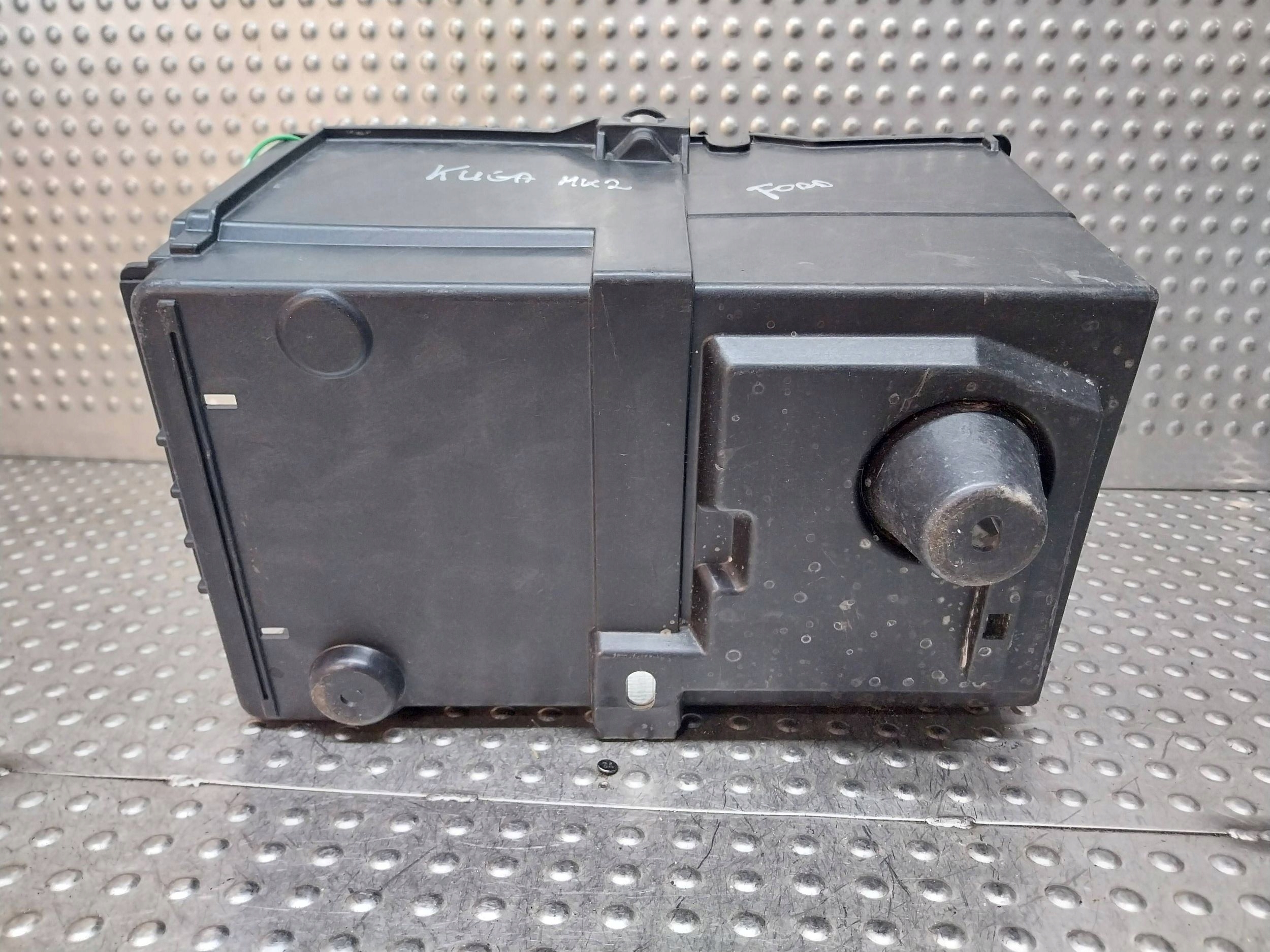 Blende Abdeckung Gehäuse AKUMULATORA AM51-10723-AD FORD C-MAX MK2 FOCUS MK3