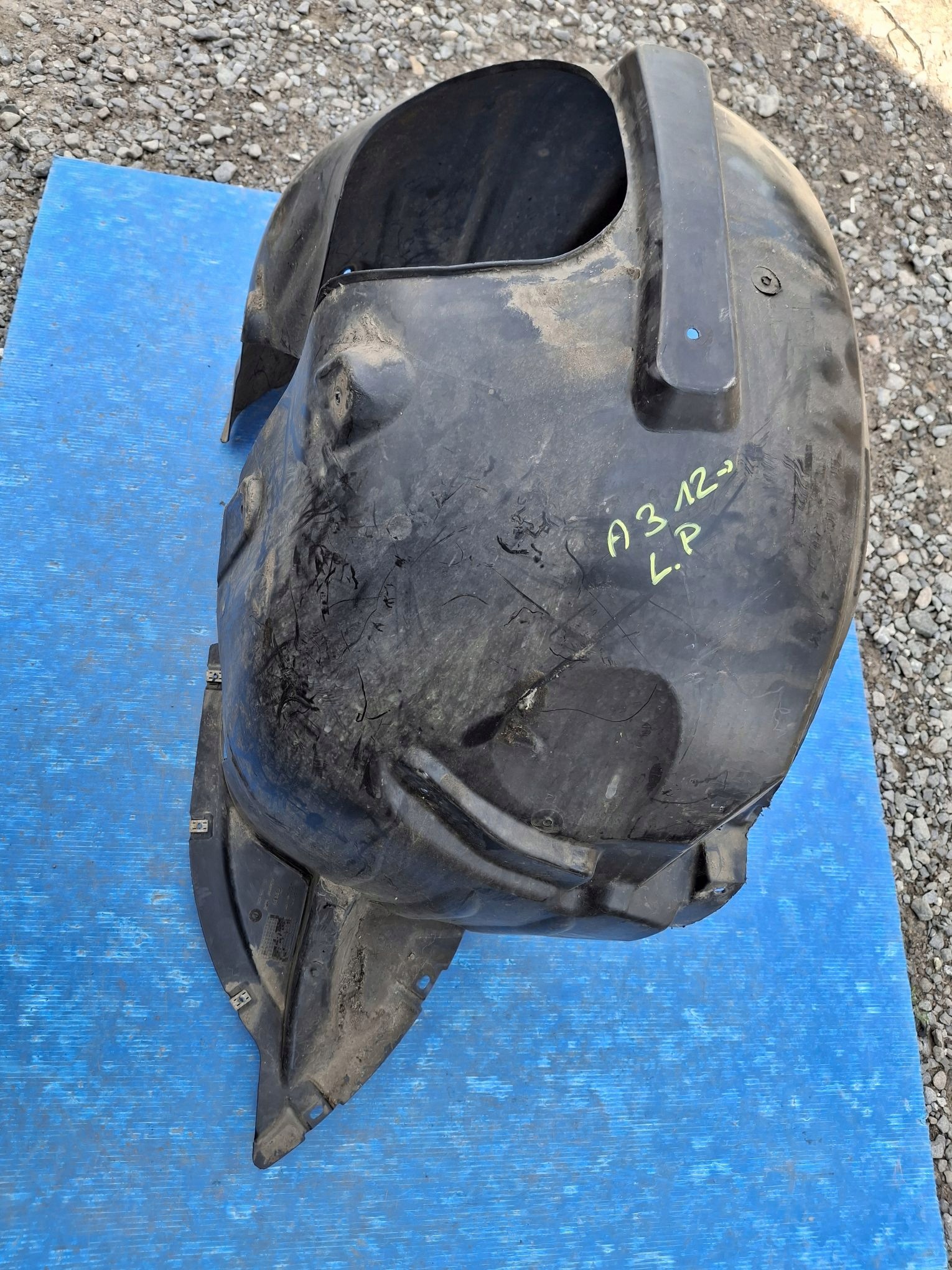 mudguard front left AUDI A3 8V0 HB 2012R->