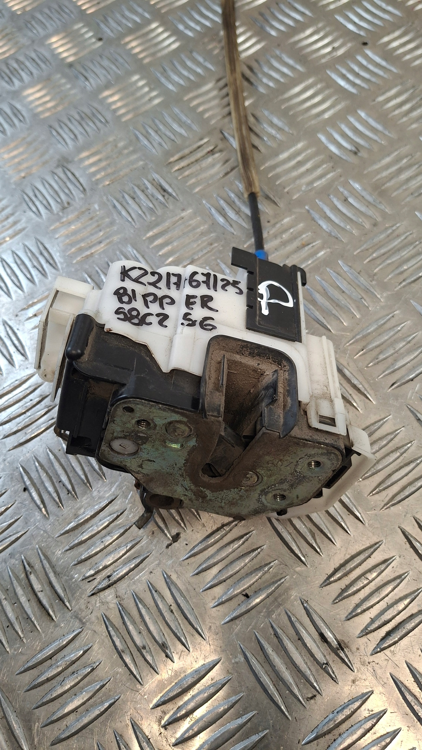 de la Serrure Droite PEUGEOT BIPPER
