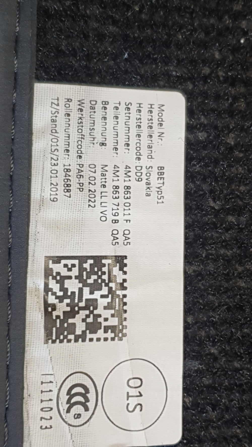 Audi Q8 mats samochodowe komplet 4M1863011F 4M1863719B