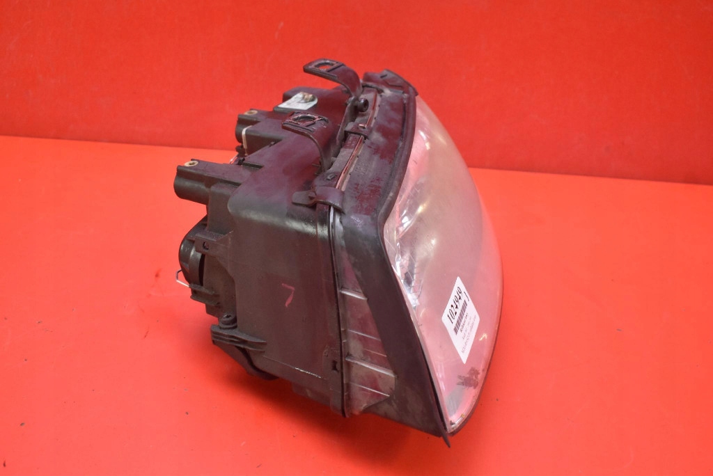 REFLEKTOR left light front lens EU 89305690 AUDI A4 B6 00-05