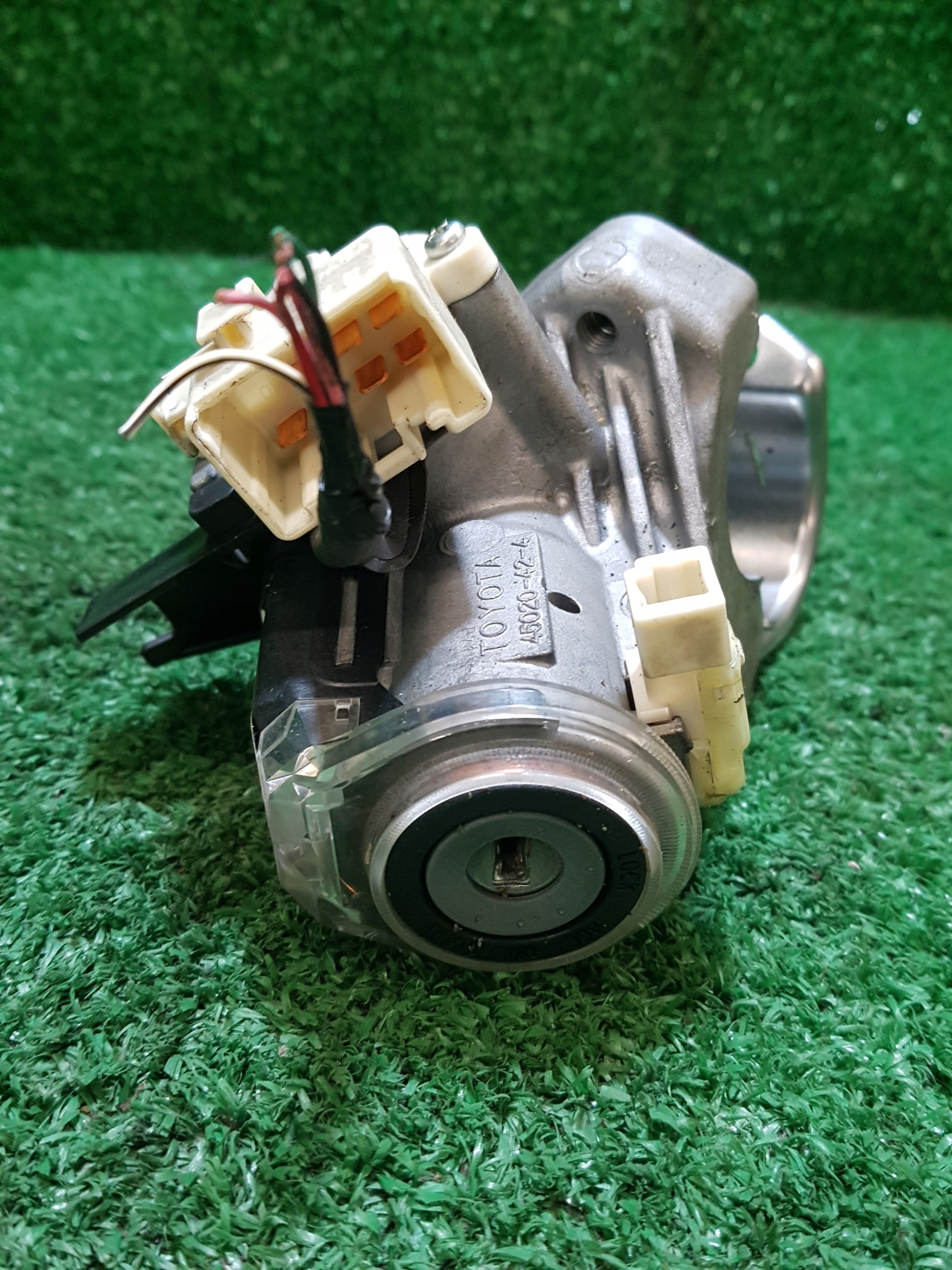 ignition Z KLUCZYKIEM TOYOTA AURIS 45020-42-4