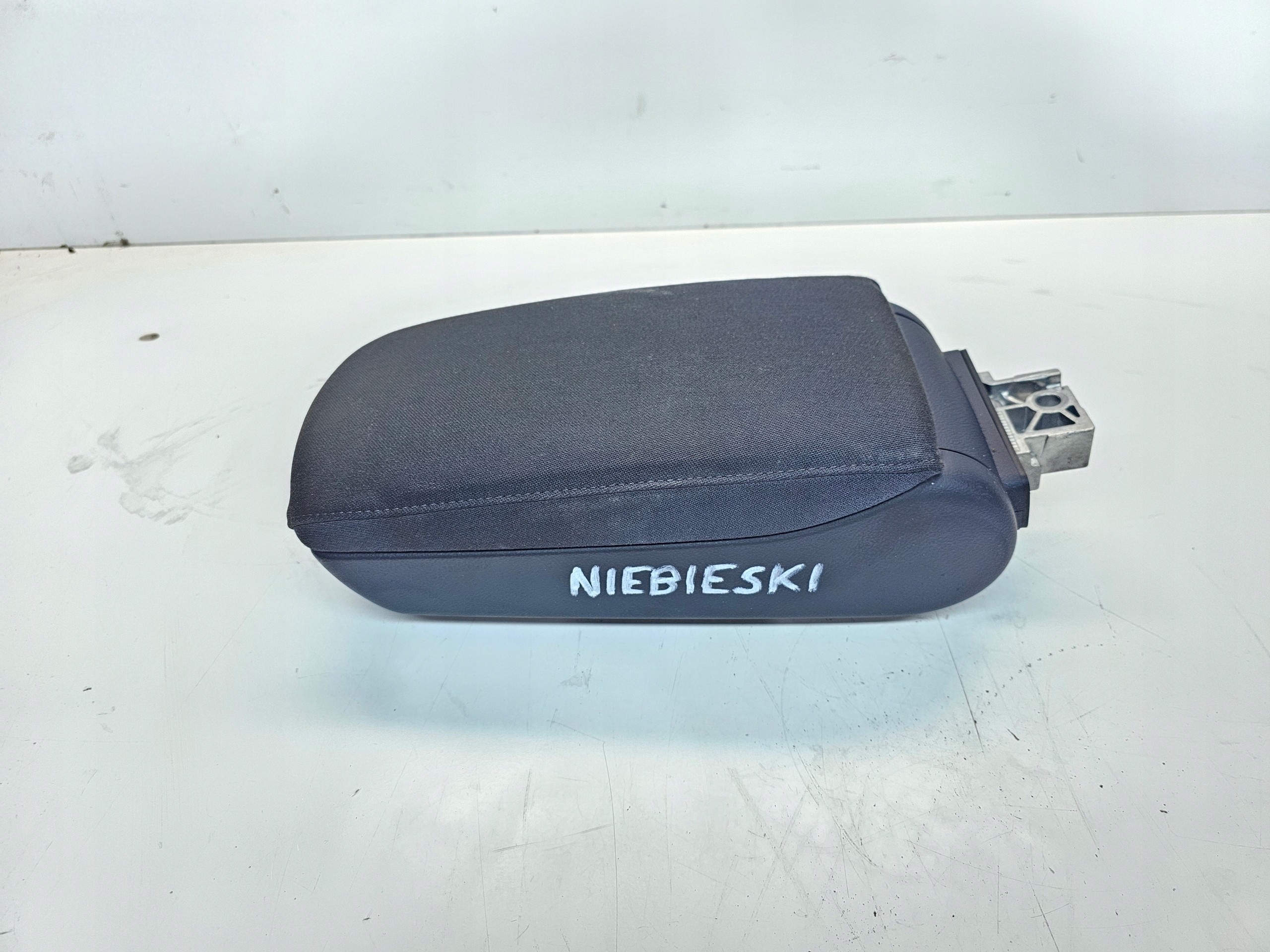 armrest front AUDI A6 C6 *MATERIAL* graphitic*