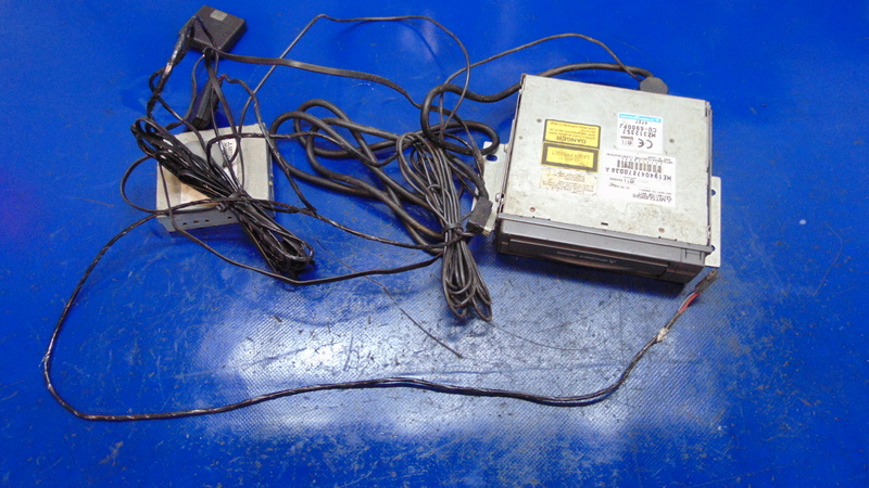 player NAVI MZ312357 MITSUBISHI PAJERO III 00-06R