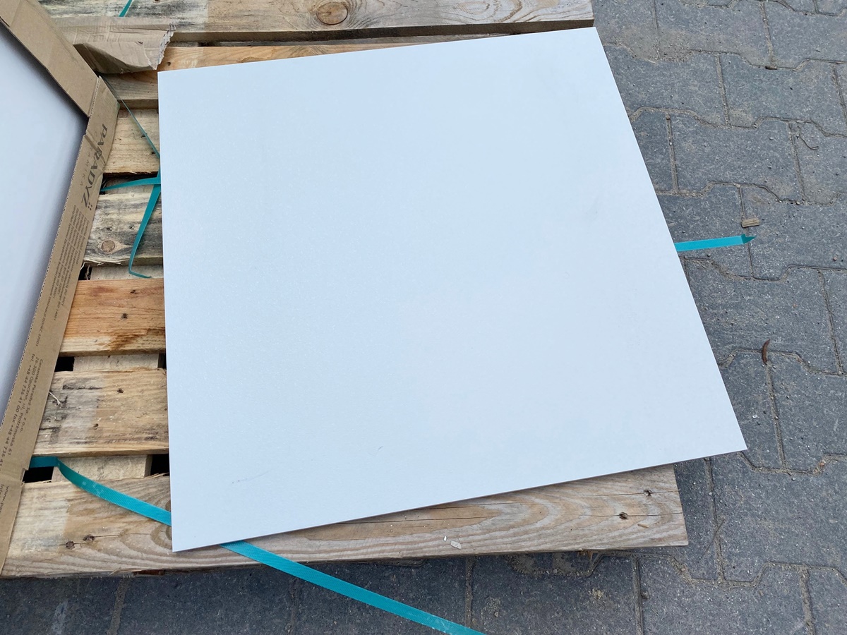 płytka 60x60 biała matowa Zastosowanie na zewnątrz wewnątrz