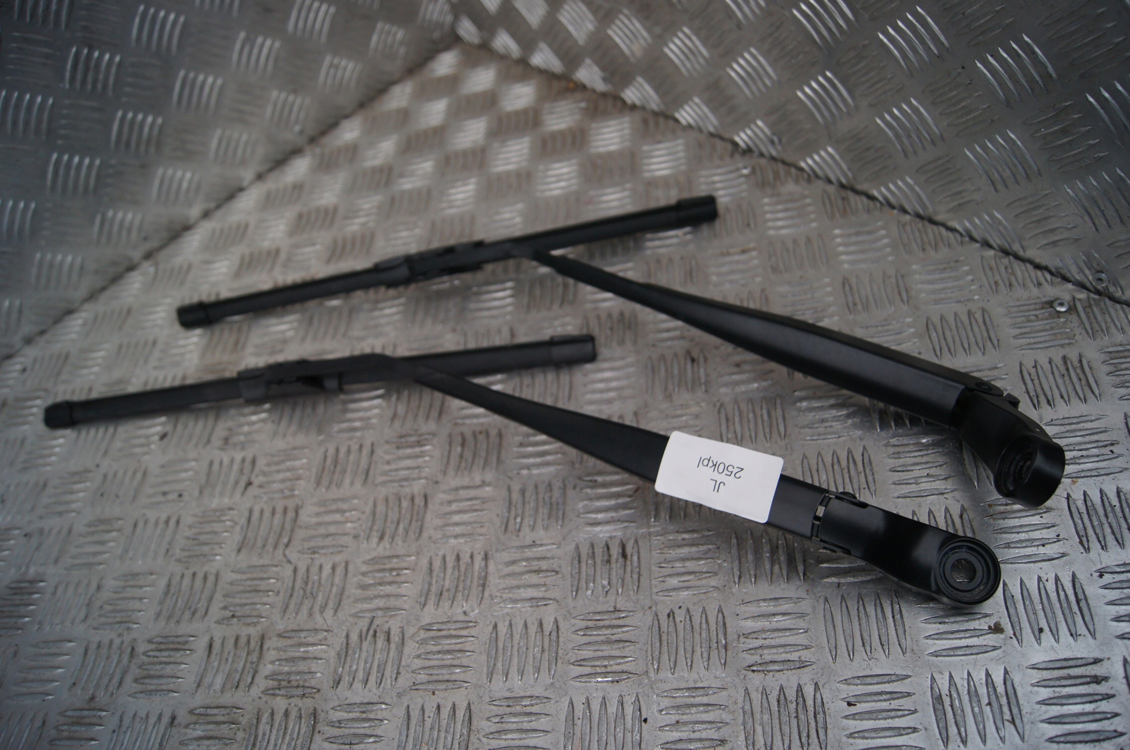 682930AB - Jeep Wrangler JL важелі склоочисника