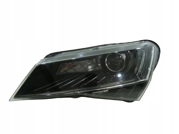 REFLEKTOR LEWY KSENONOWY OE SKODA OE 3V1941017B