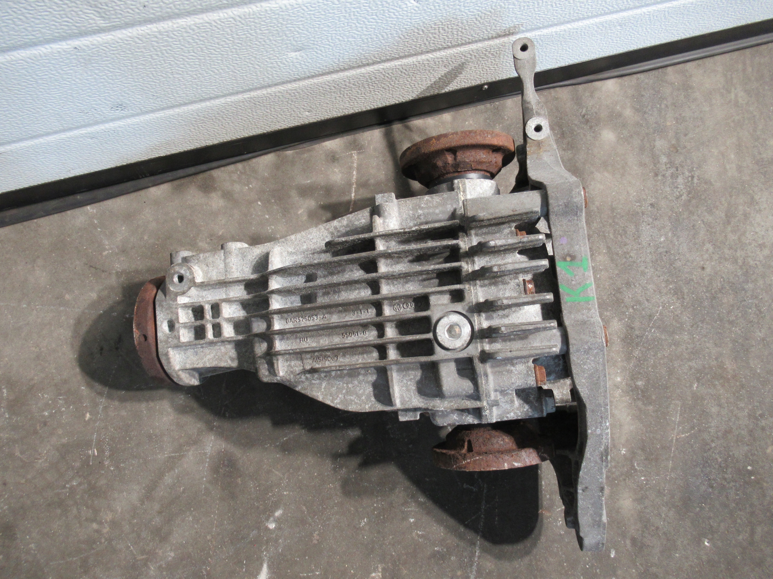 Audi A4 B8 8K hátsó differenciál differenciál 0AR525053A