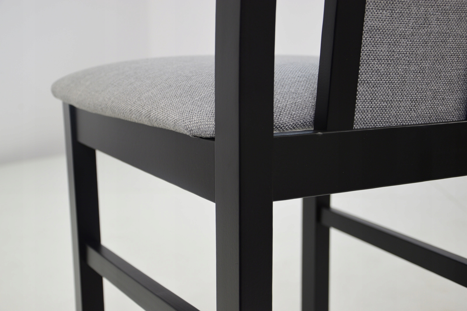 10 DREWNIANYCH krzeseł i Rozkładany stół 90x160/200 blat DĄB craft ARTISAN Kod producenta B-014 + C-014