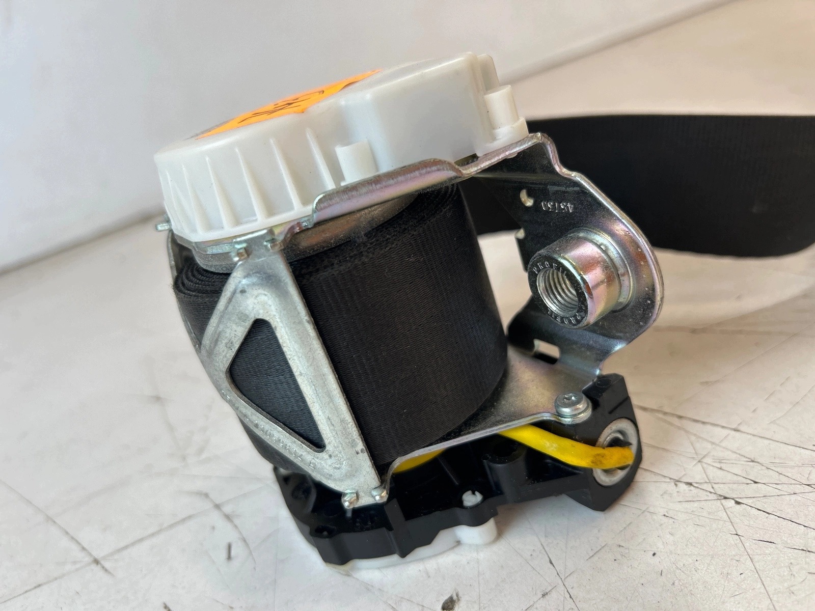 tension belt safety front front left Volkswagen Tiguan and 2010r