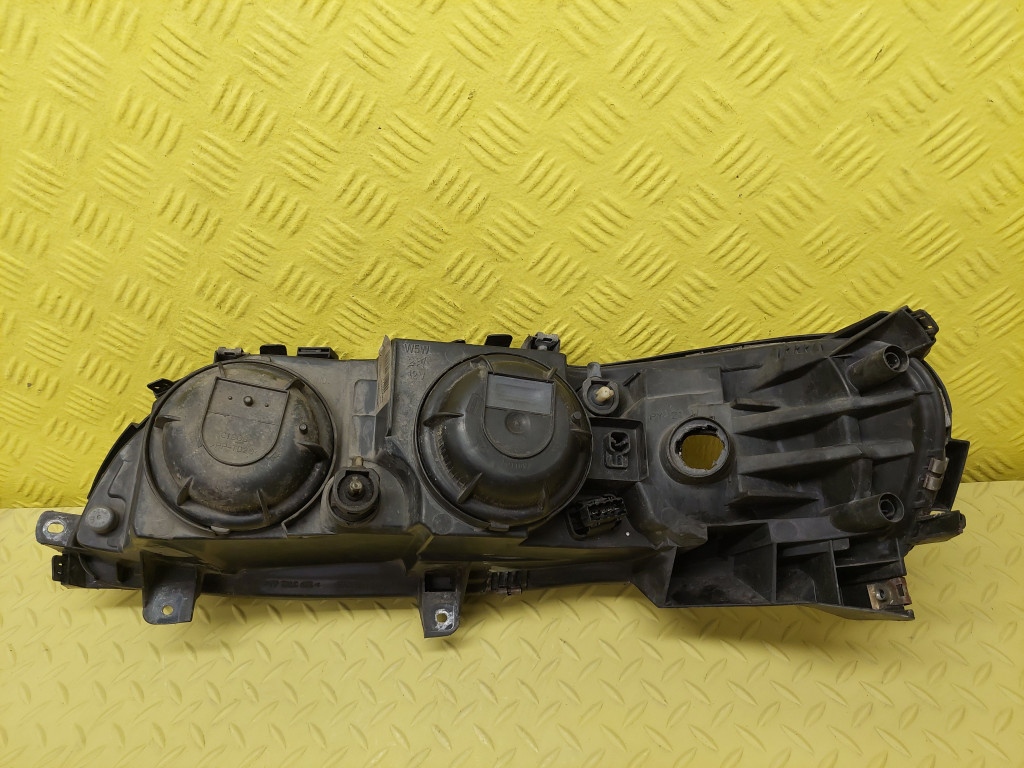 VOLVO XC70 light right front 89006871