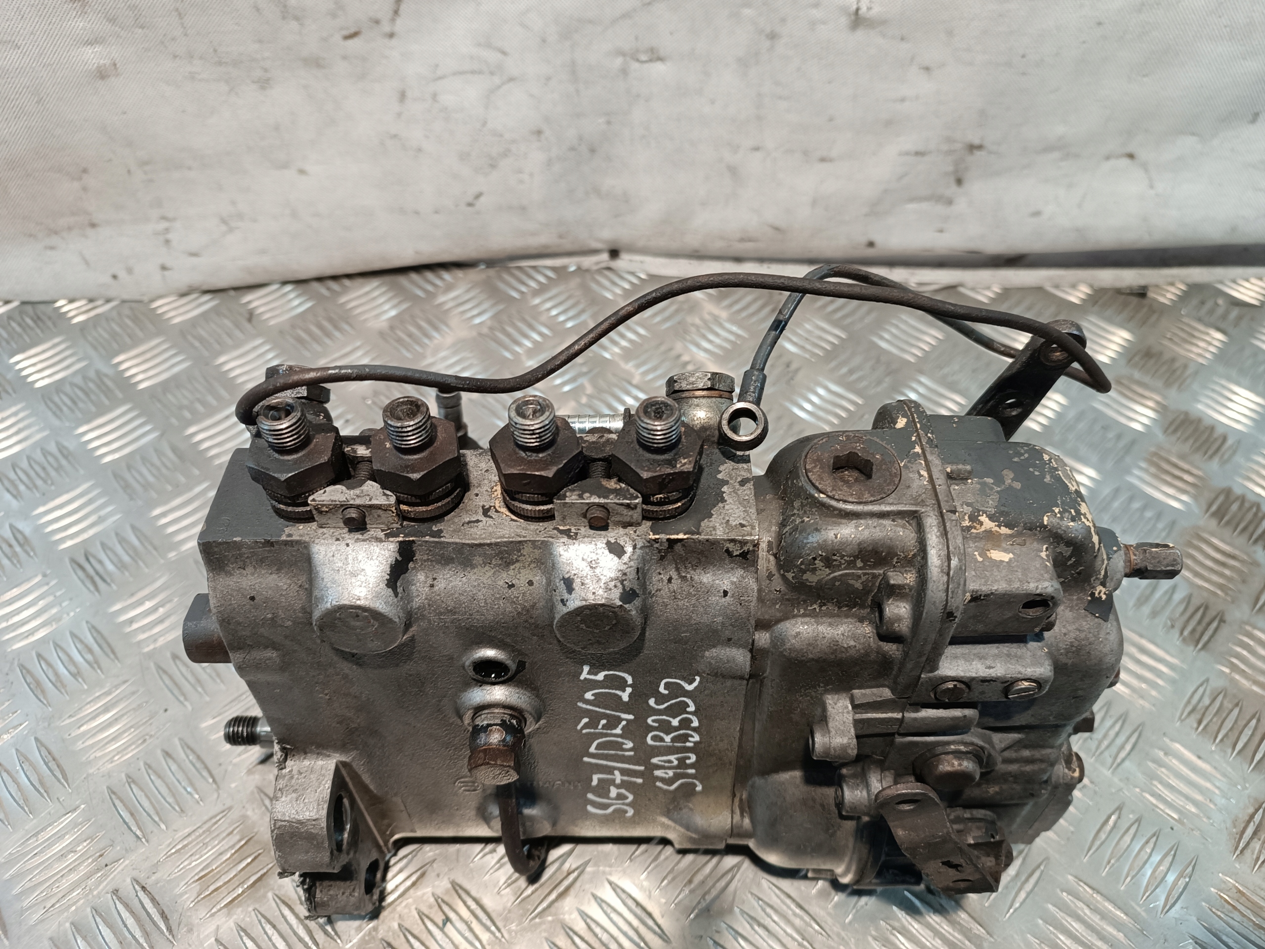 injection pump BOSCH 1400A8B495DL DEUTHZ-FAHR F4L912W
