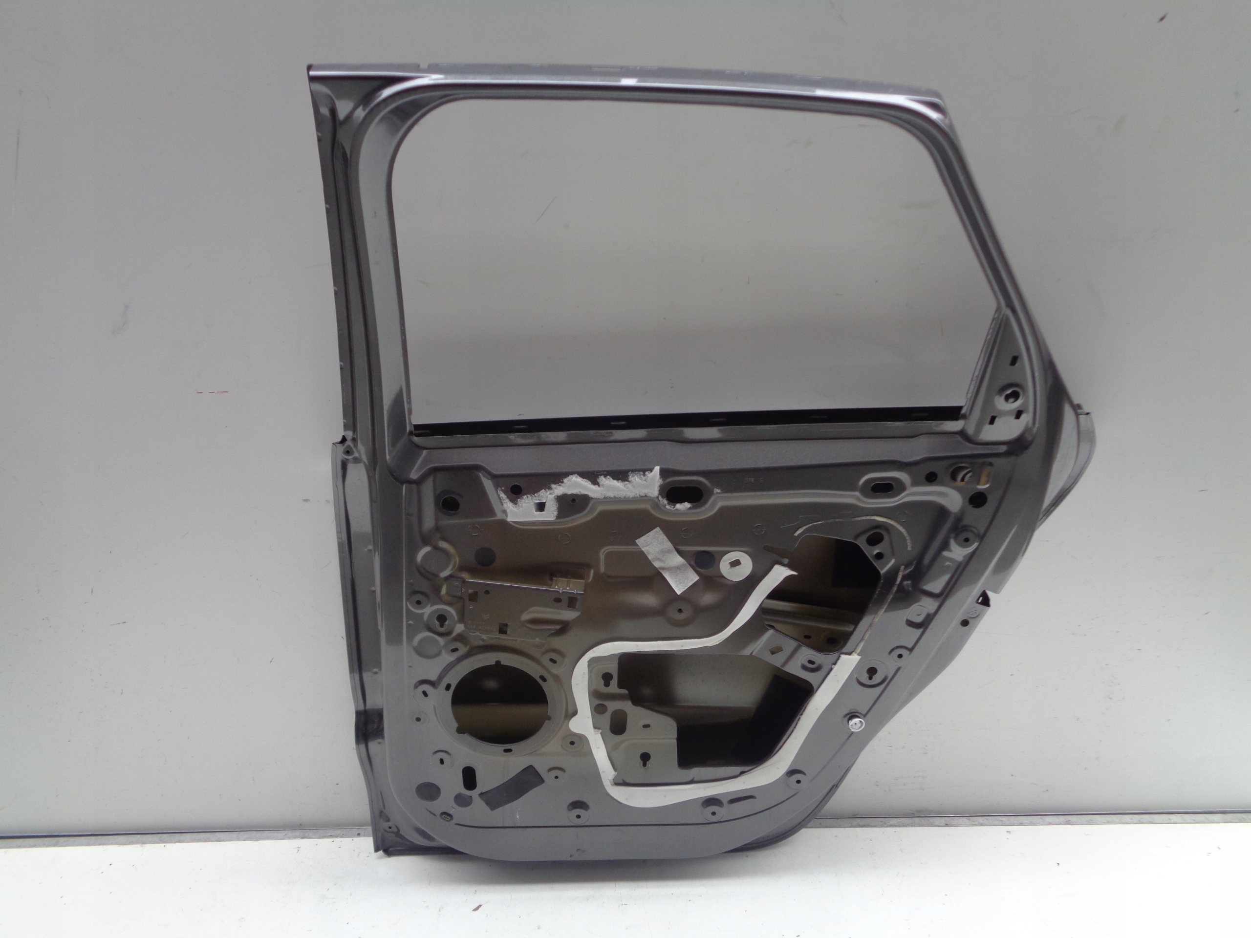 door right rear. CITROEN C4 PICASSO 13- NR 29384