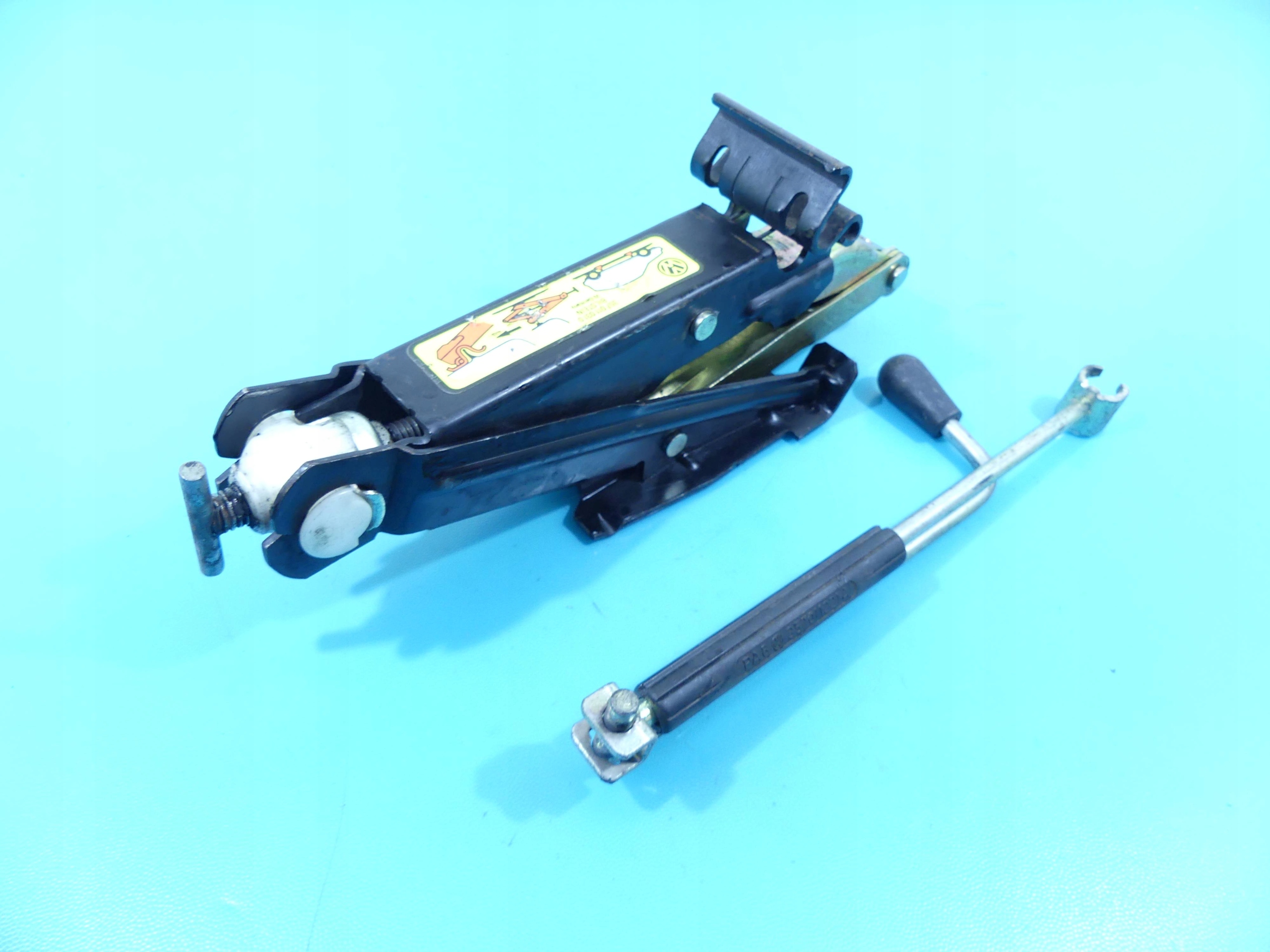 LEWAREK PODNOŚNIK TRAPEZOWY SKODA OCTAVIA I