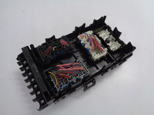 SKRZYNKA BEZPIECZNIKÓW JEEP WRANGLER GLADIATOR 2020- Producent części Jeep OE