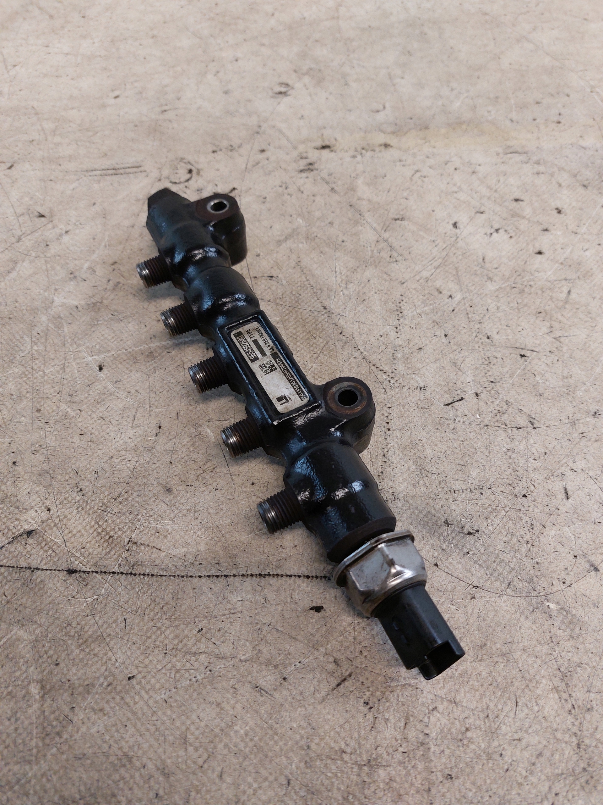 injection ramp FORD FOCUS MK2 1.6TDCI