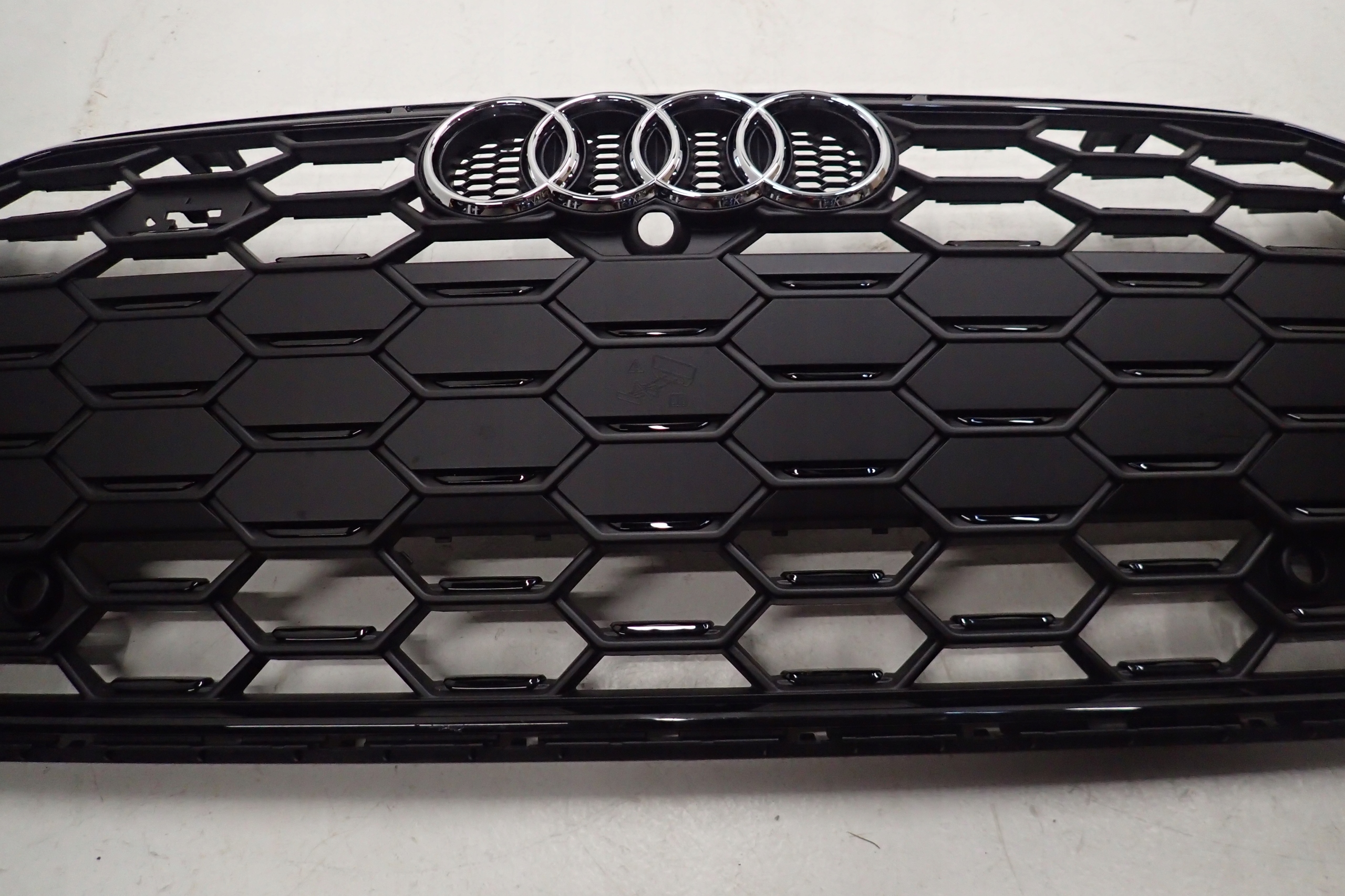 AUDI A5 8W6 S5 LIFT GRILL ATRAPA CHŁODNICY Typ samochodu Samochody osobowe