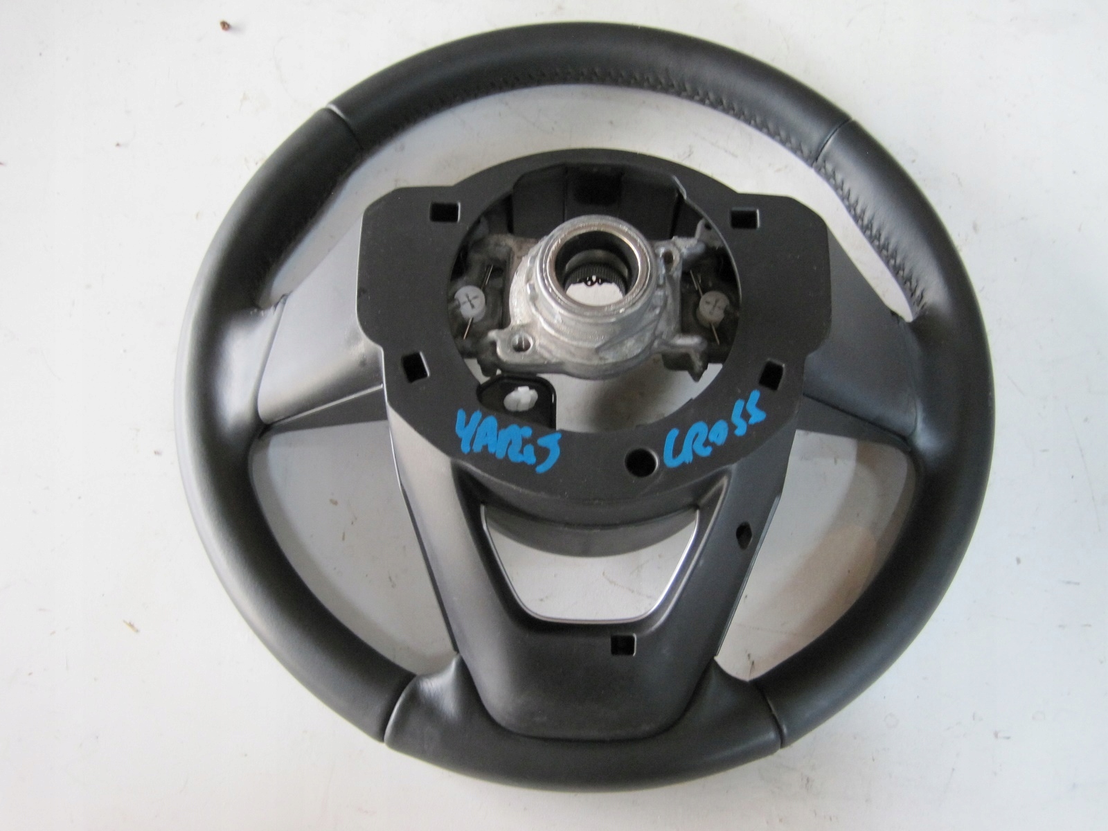 lenkrad TOYOTA YARIS CROSS