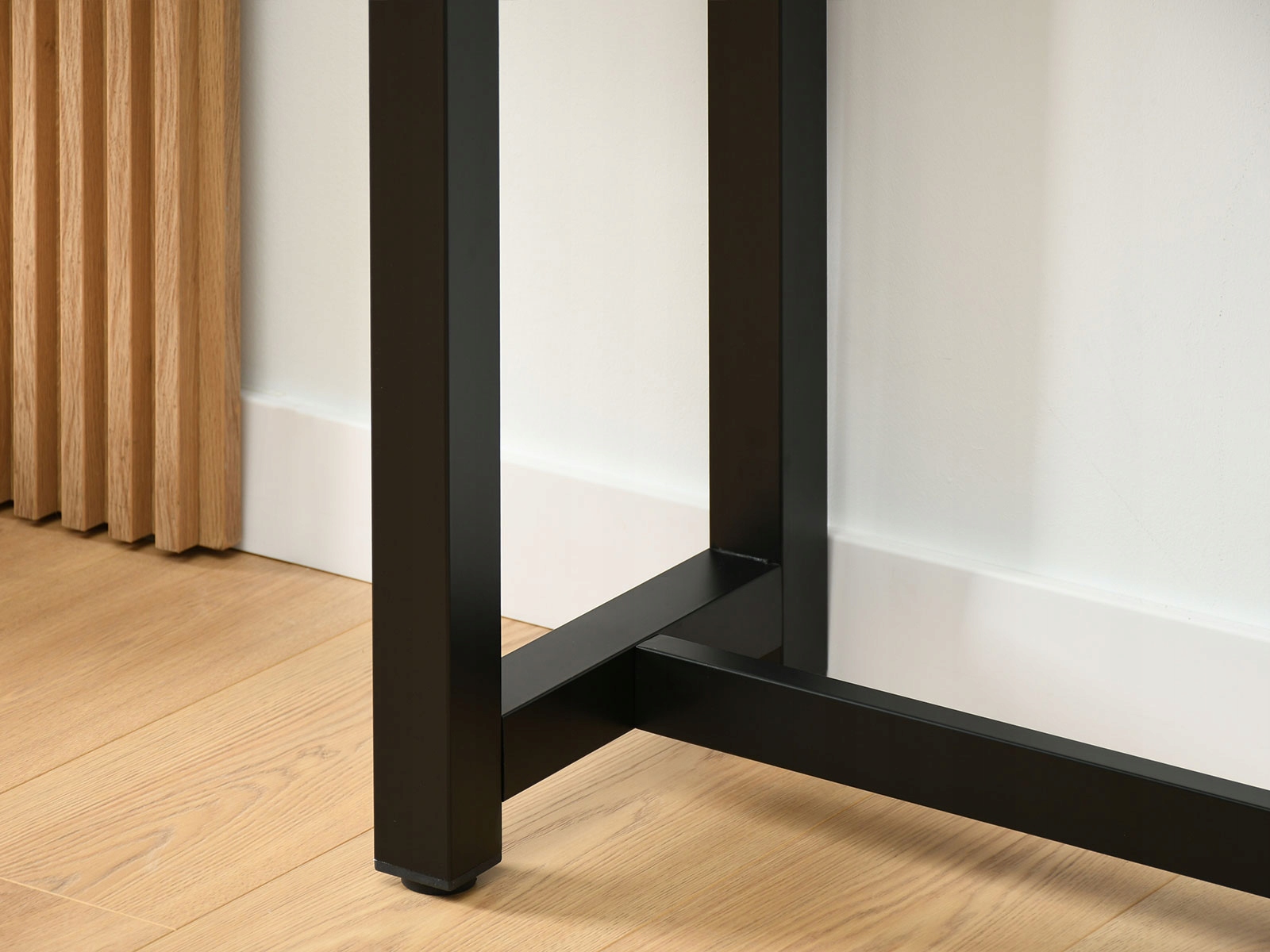 STYLOWA WYSPA KUCHENNA Z DWOMA HOKERAMI REMI DĄB PODSTAWA METALOWA CZARNY Wysokość mebla 100 cm