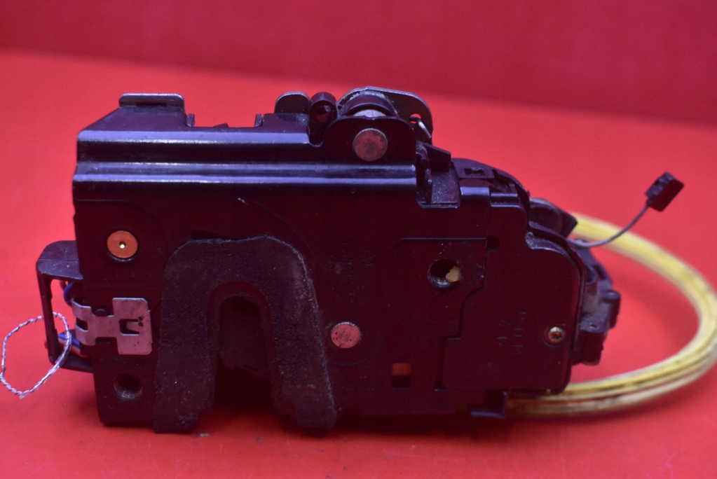lock door left front front EU 3B1837015AM VW POLO 4 IV 9N 3D 01-05